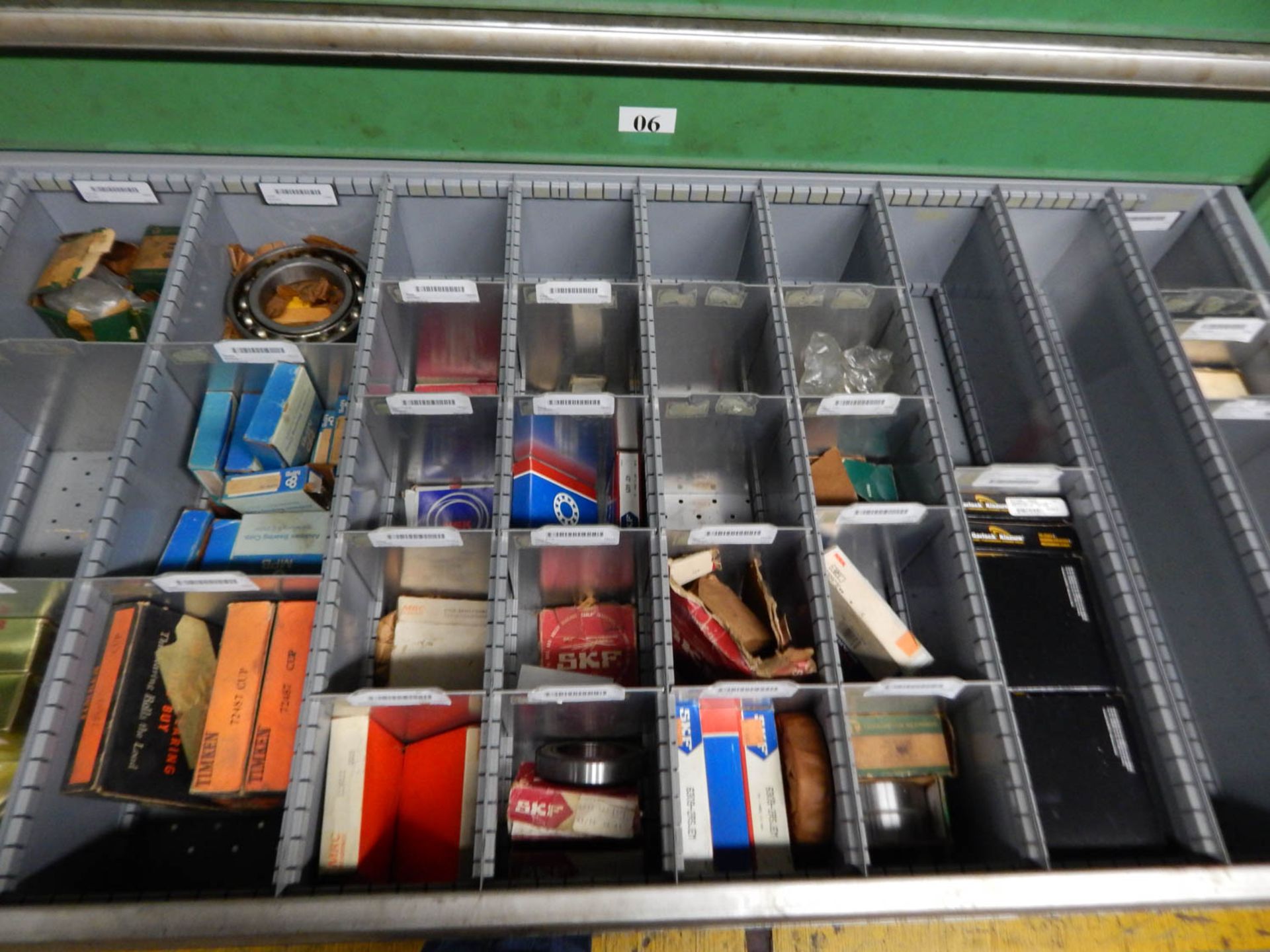 9-DRAWER LISTA CABINET, WITH ASSORTED BEARINGS - Image 4 of 6