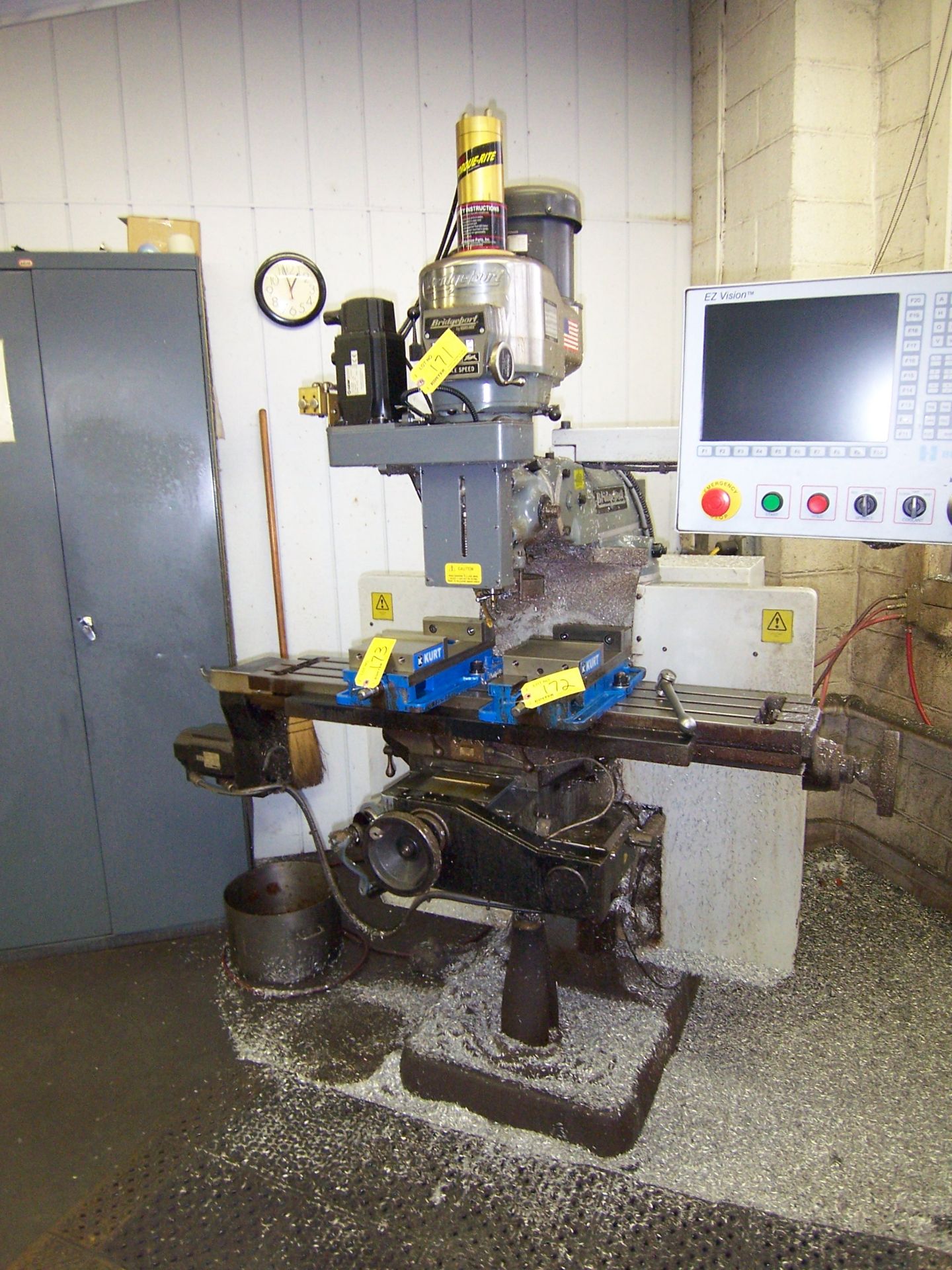 BRIDGEPORT SERIES I 2HP VARI-SPEED VERTICAL MILLING MACHINE, WITH BRIDGEPORT / HARDINGE EZ VISION - Image 2 of 4