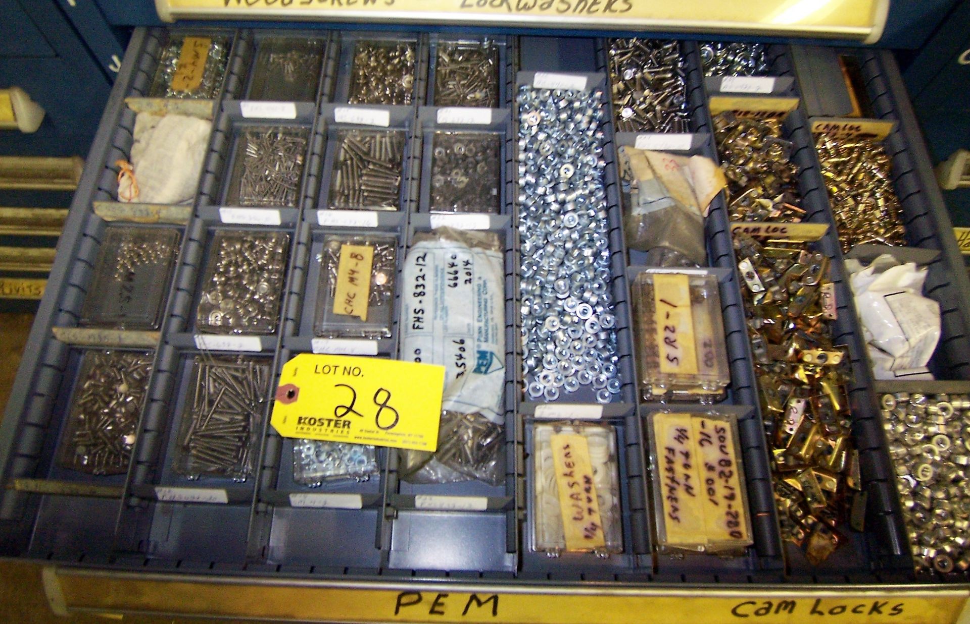 CONTENTS OF VIDMAR TOOL STORAGE CABINET- ASSORTED SCREWS & MISCELLANEOUS - Image 2 of 3
