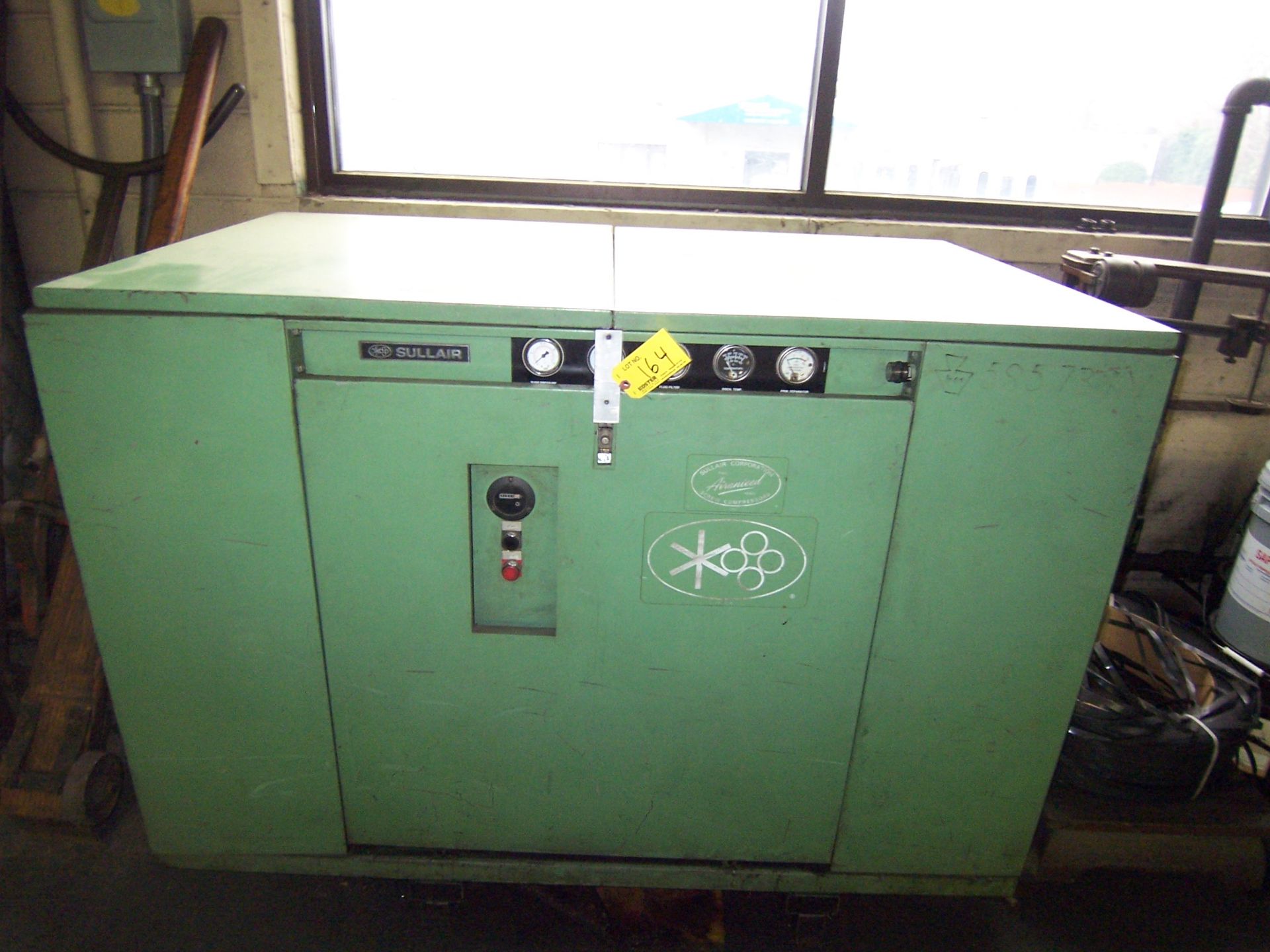 SULLAIR APPROXIMATELY 25HP ROTARY SCREW TYPE AIR COMPRESSOR