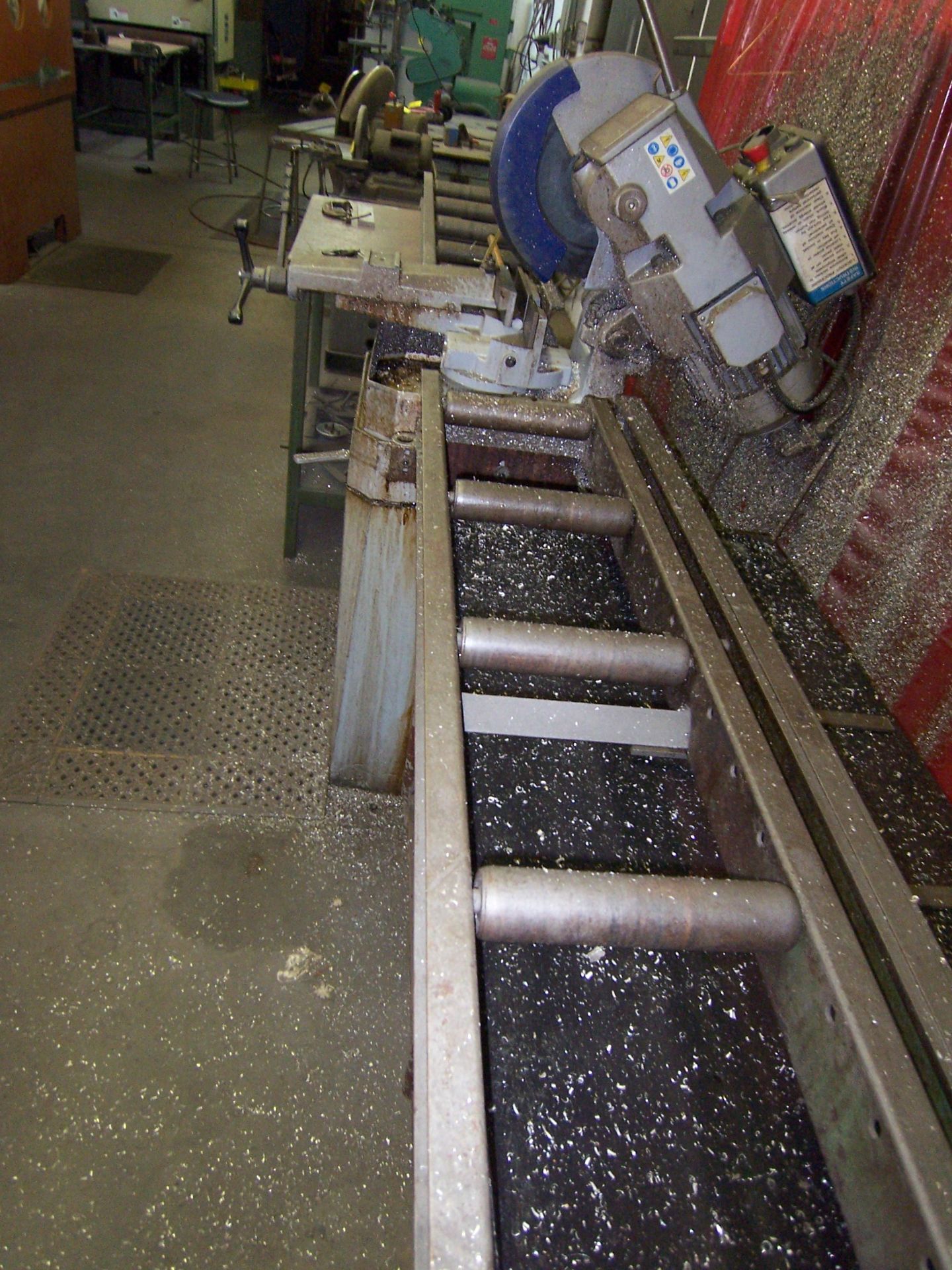 DAKE THOMAS MDL 350 ST ABRASIVE CUT OFF SAW WITH MITRE CUT, VISE & ROLLER IN & OUT FEED, S/N: - Image 3 of 3