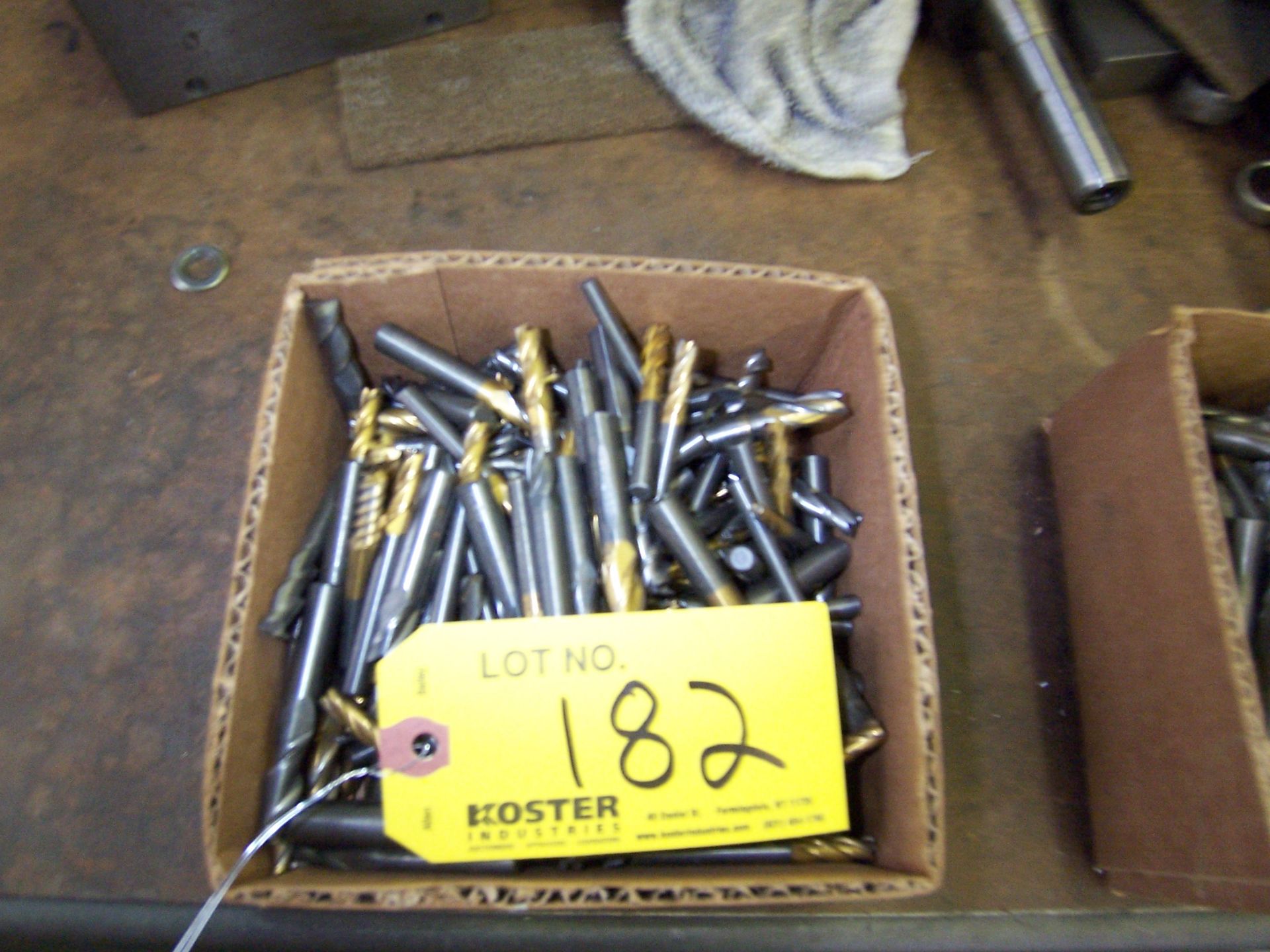 LOT OF ASSORTED CARBIDE END MILLS