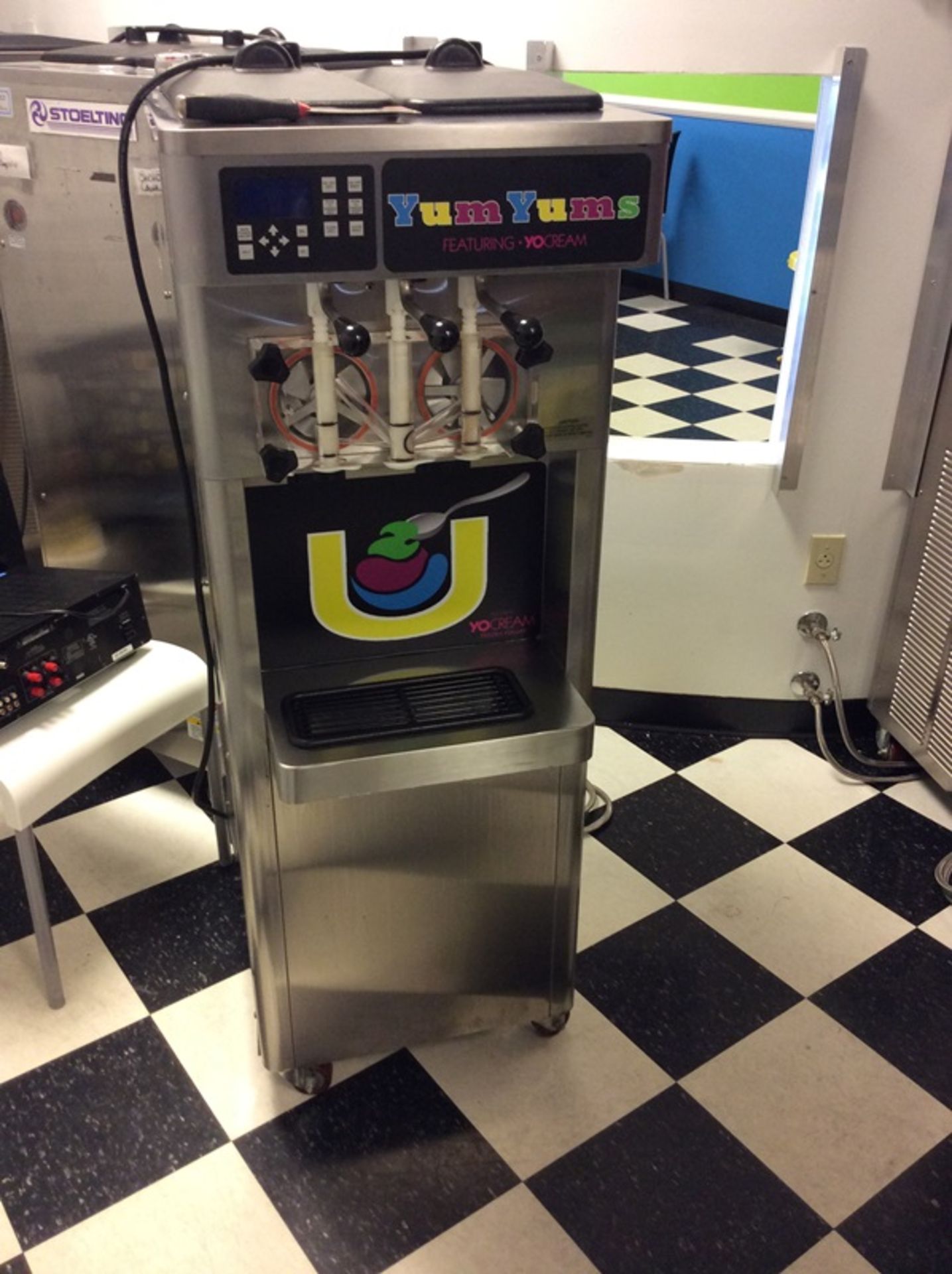 Frozen Yogurt Machine