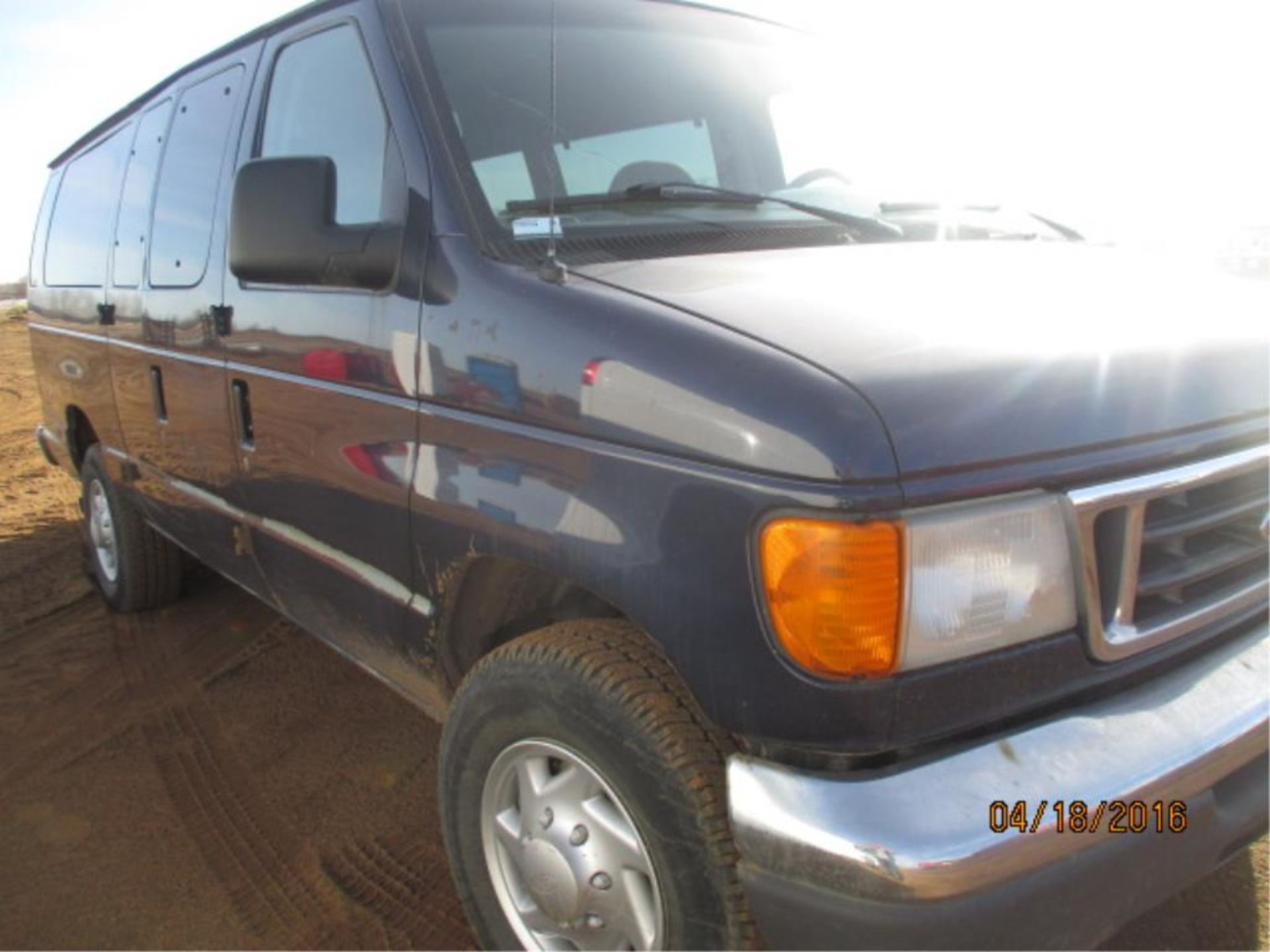 2006 Ford E350 XLT Super Duty 11 Passenger Van - Image 2 of 5