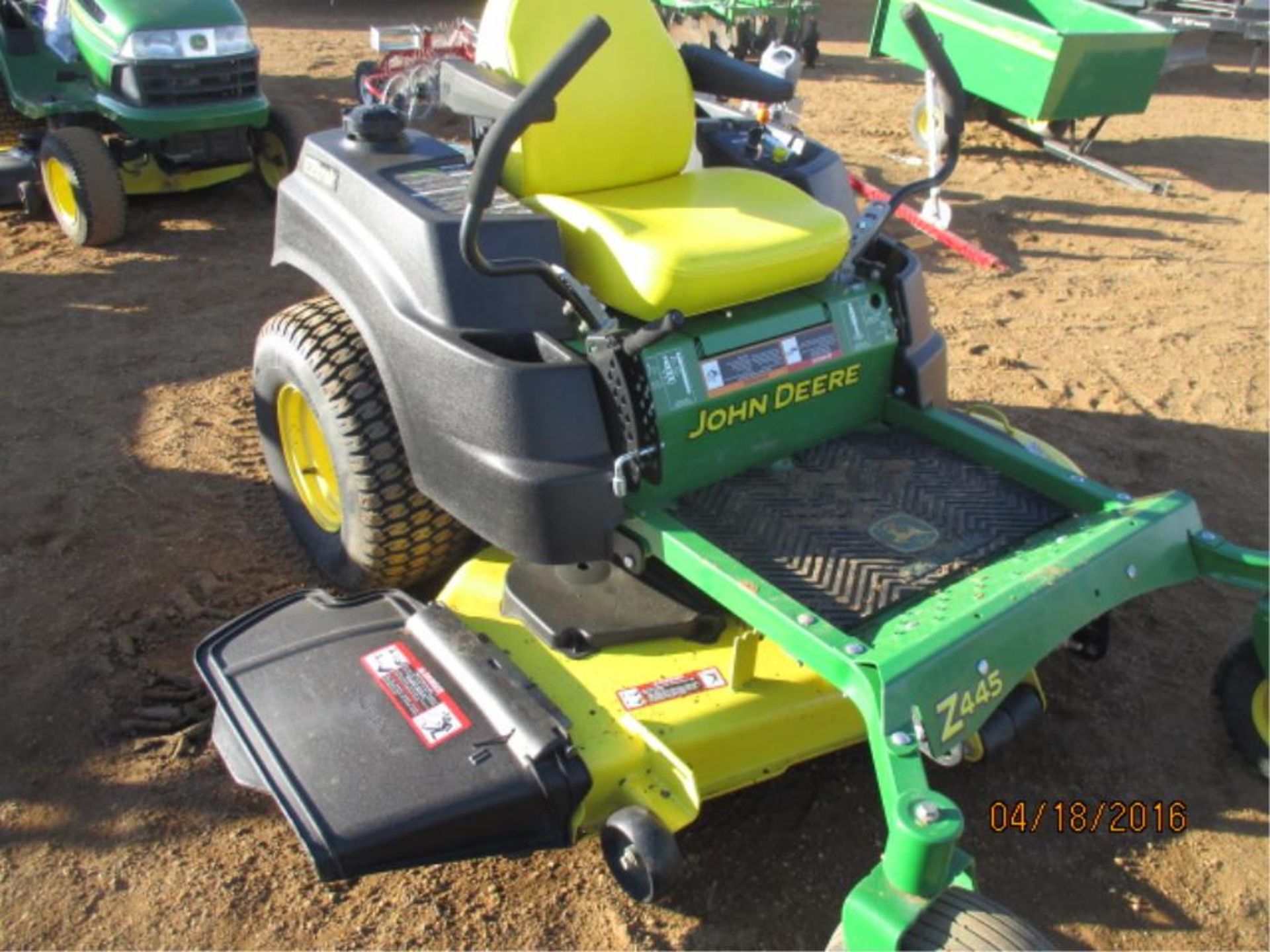 445 JD Zero Turn Lawn Mower