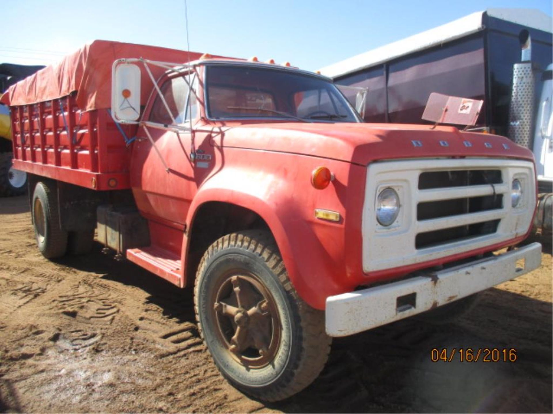 1974 Dodge 600 Custom S/A Grain Truck - Image 2 of 7