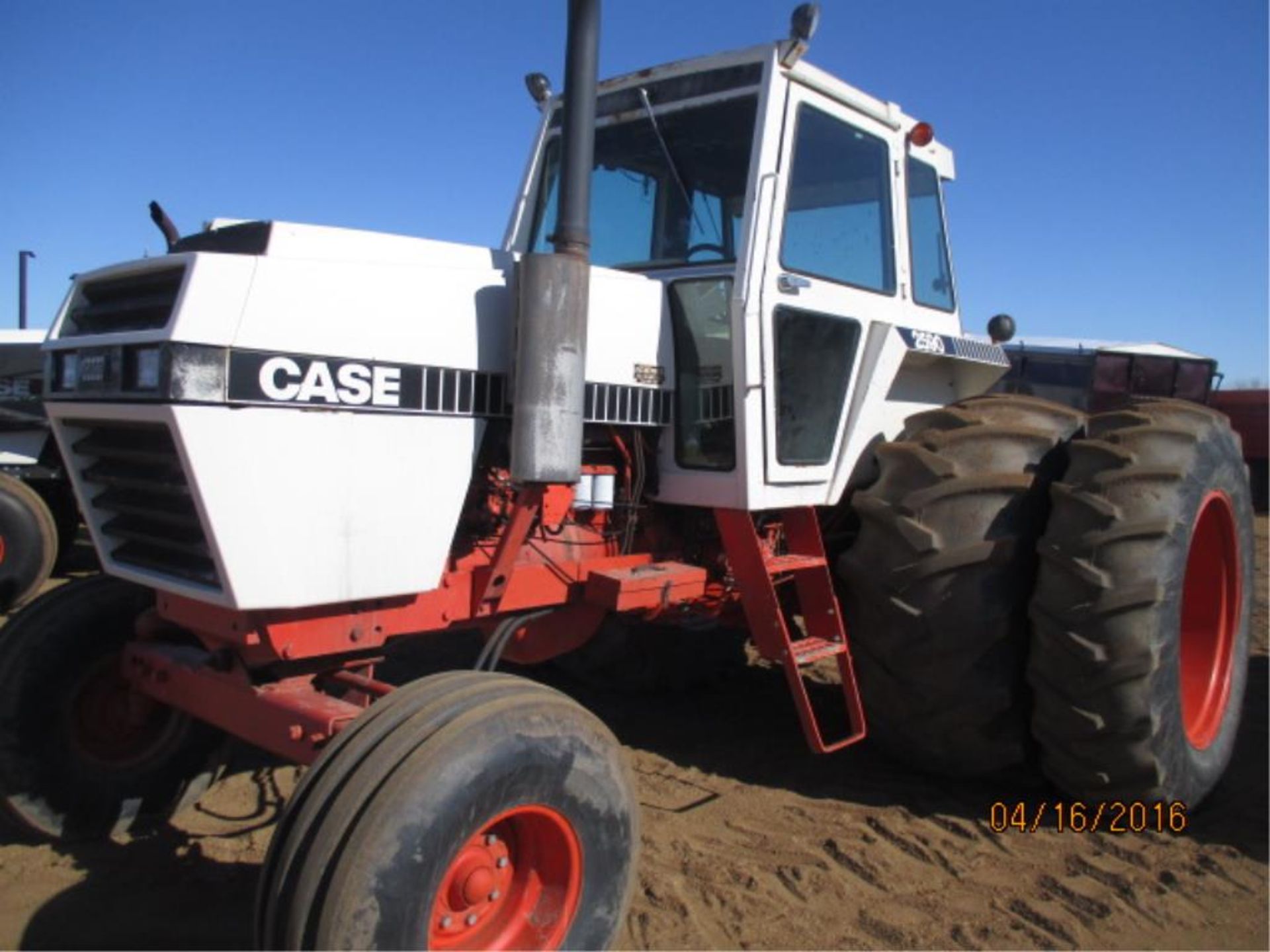 2590 Case 2wd Tractor