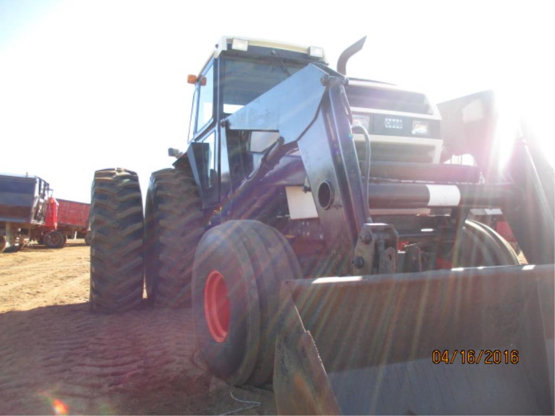 2394 Case IH Tractor w/Loader & Bucket - Image 2 of 8