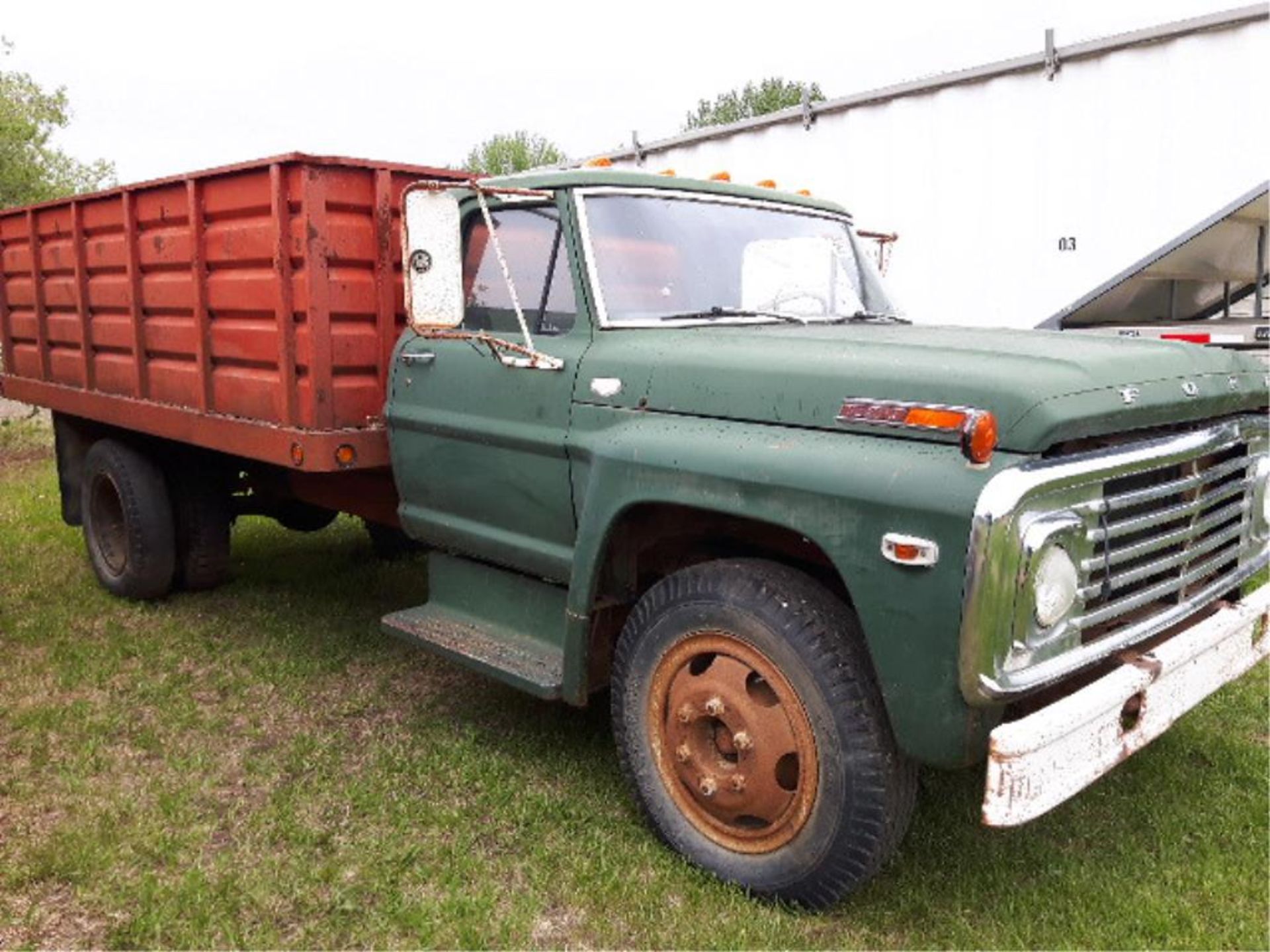 1975 Ford 600 S/A Grain Truck - Image 2 of 6