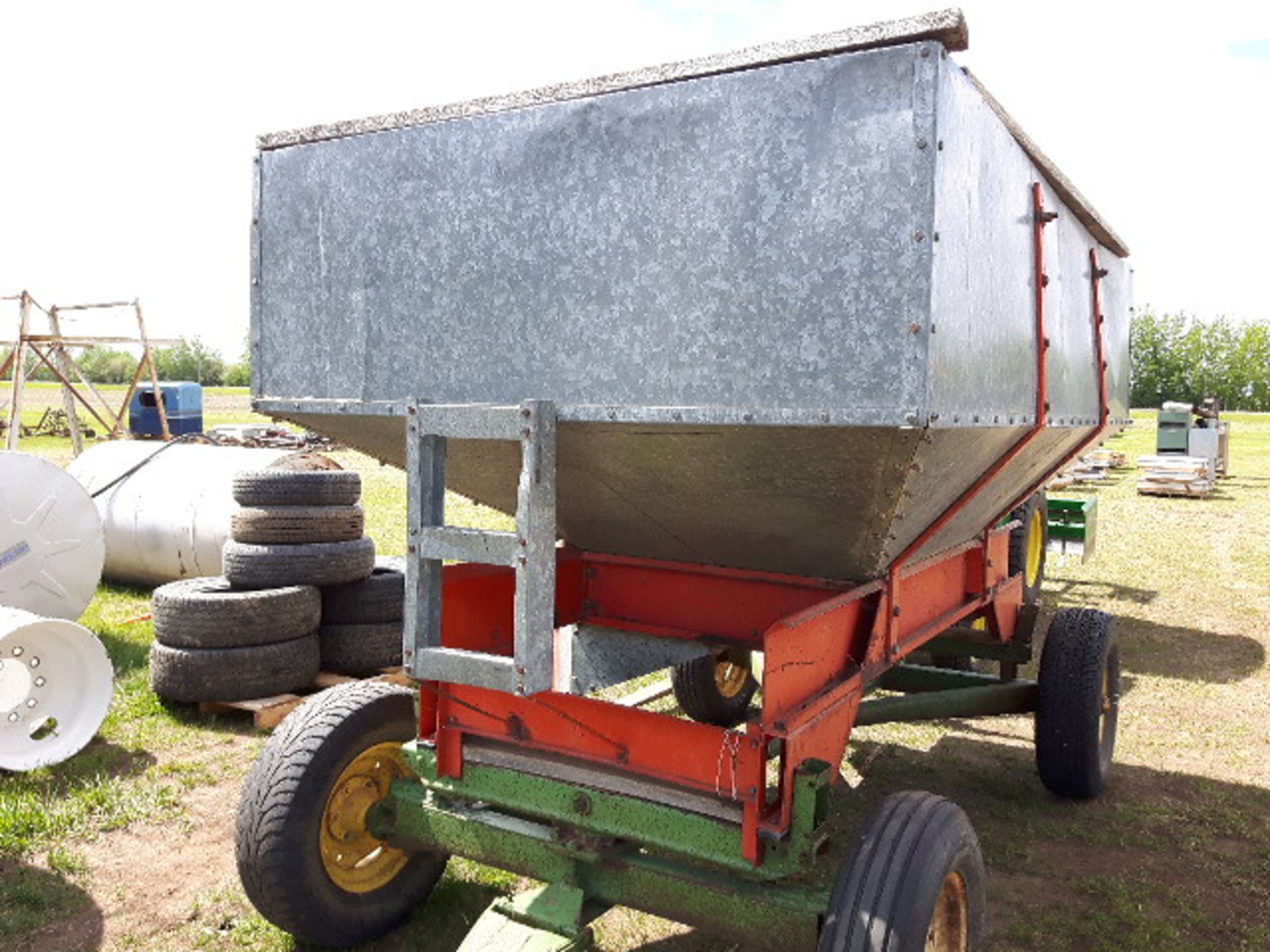 Gravity Wagon Grain Cart