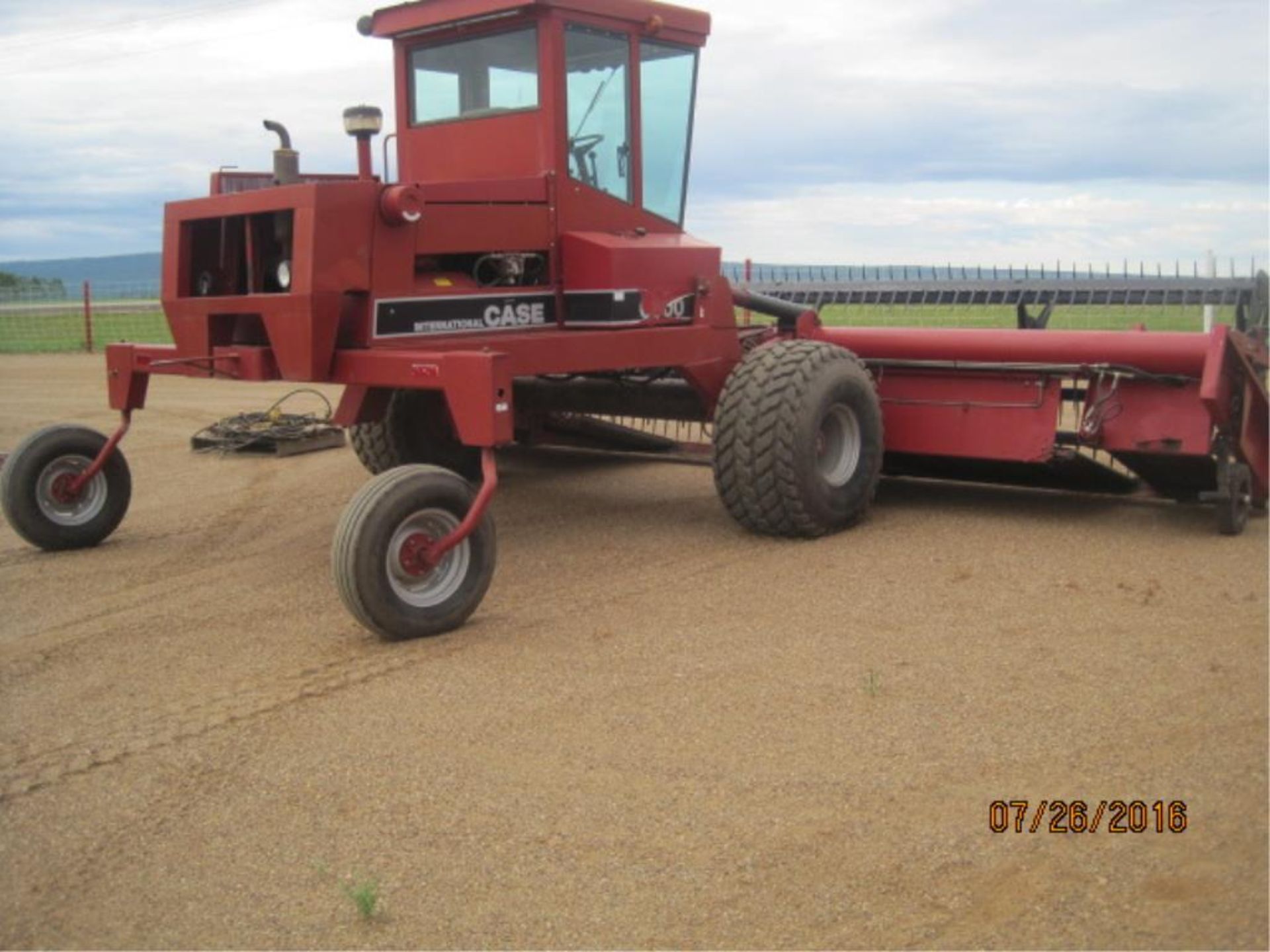 6000 Case IH 22FT Swather - Image 3 of 10