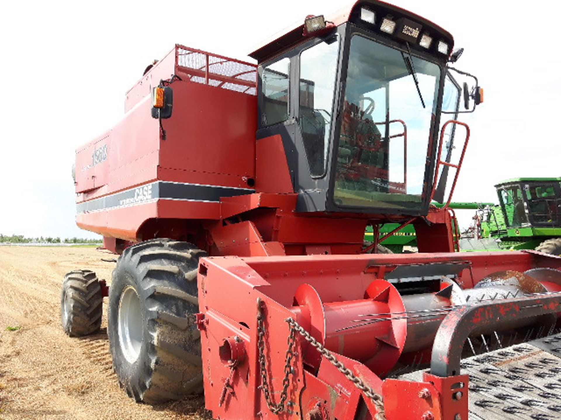 1660 Case IH Axial Flow Combine - Image 2 of 20