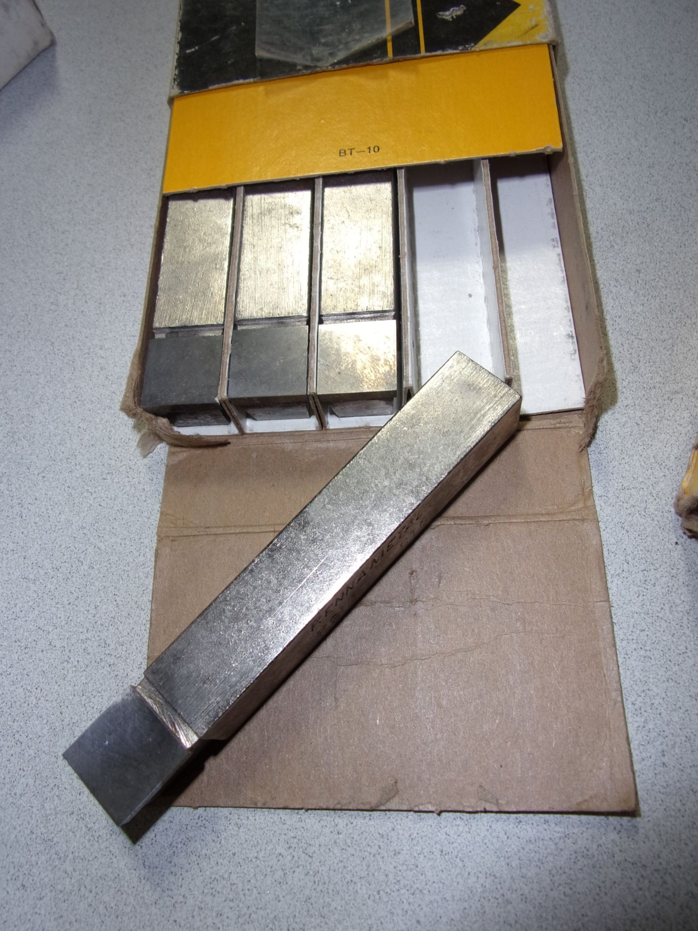 LOT OF BRAZED CARBIDE TIPPED LATHE TOOLS - Image 3 of 4
