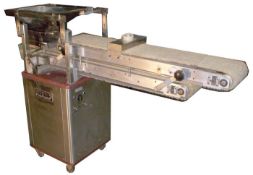 Proquip dual wool belt capsule polishing unit. Stainless steel vibratory hopper. Unit has variable