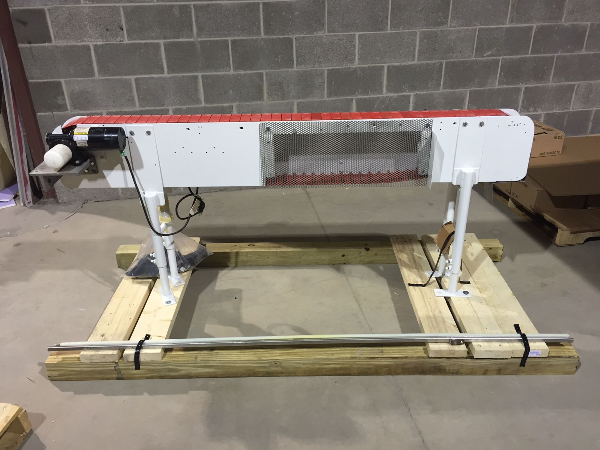 6ft 110 V Conveyor. 4.5" Wide Track w/ Rails and Guides. Adjustable Height and Speed. - Image 2 of 2