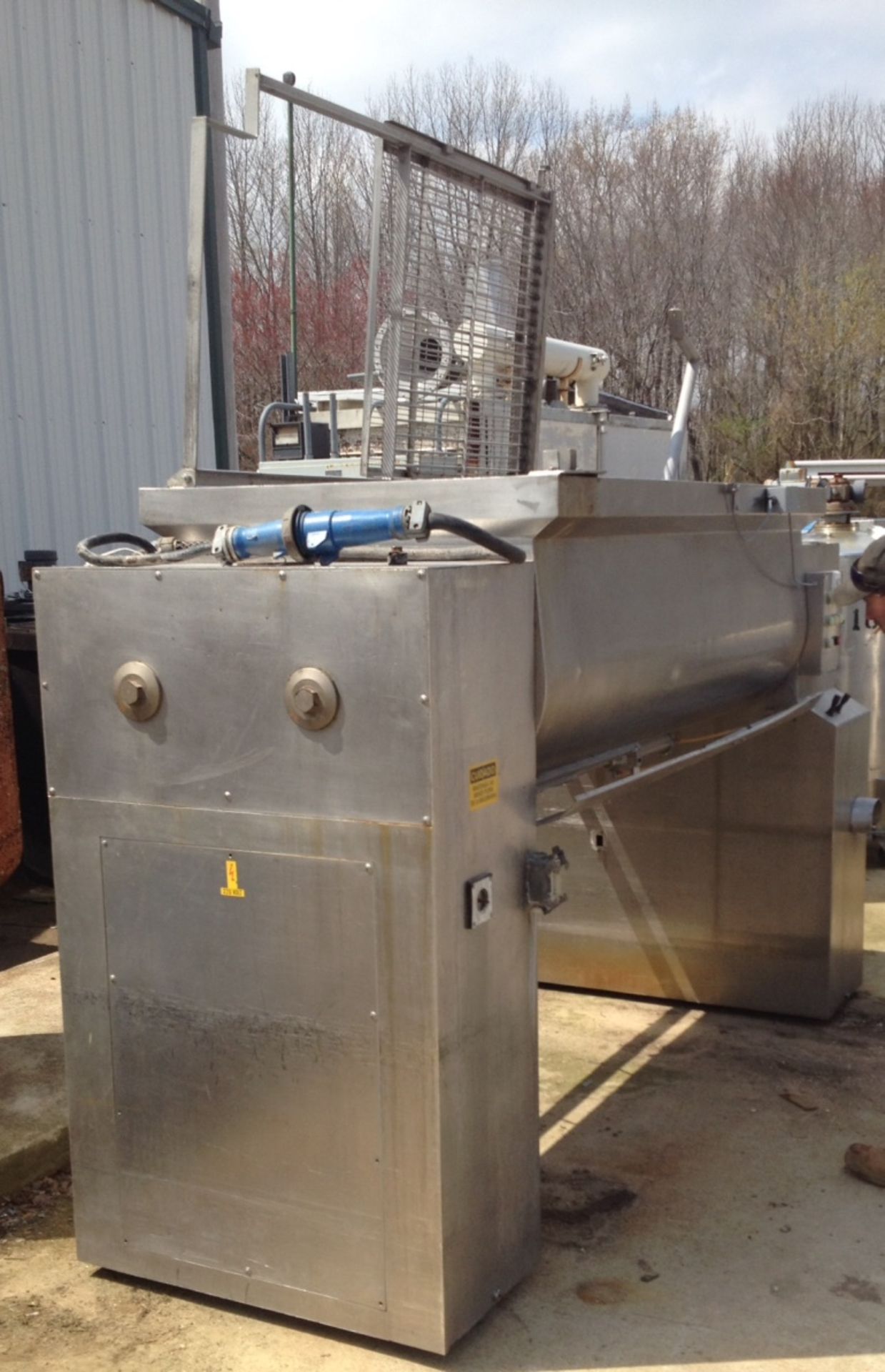 twin shaft Paddle Blender. Approx 40 Cu.Ft. (300 gallon). Trough is approx. 6'7" lgth. x 3' w x 2'6" - Image 2 of 3