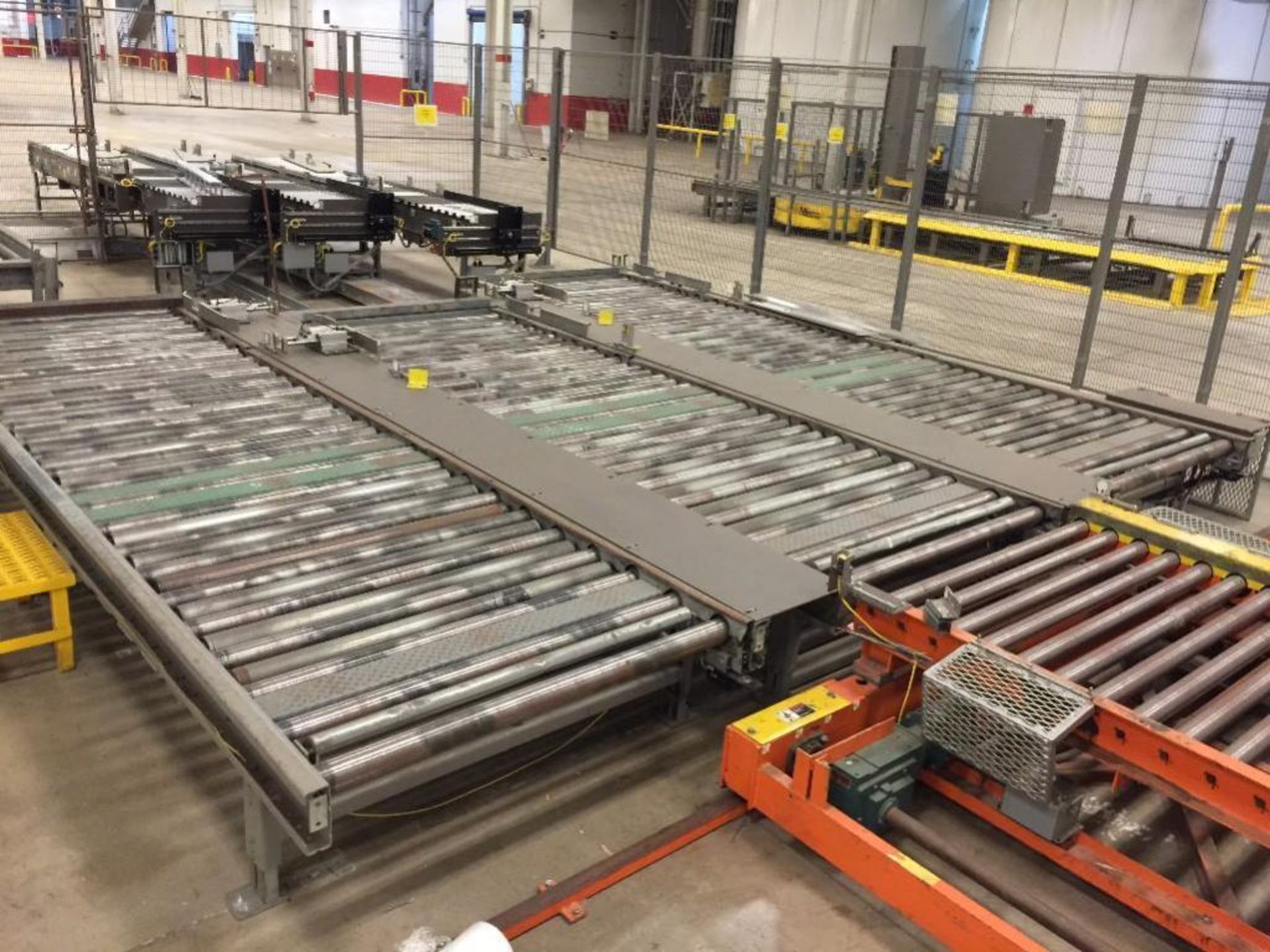 Automated Pallet Transfer System with Roller Conveyor Safety Guard Cage The fully automated pallet - Image 8 of 9