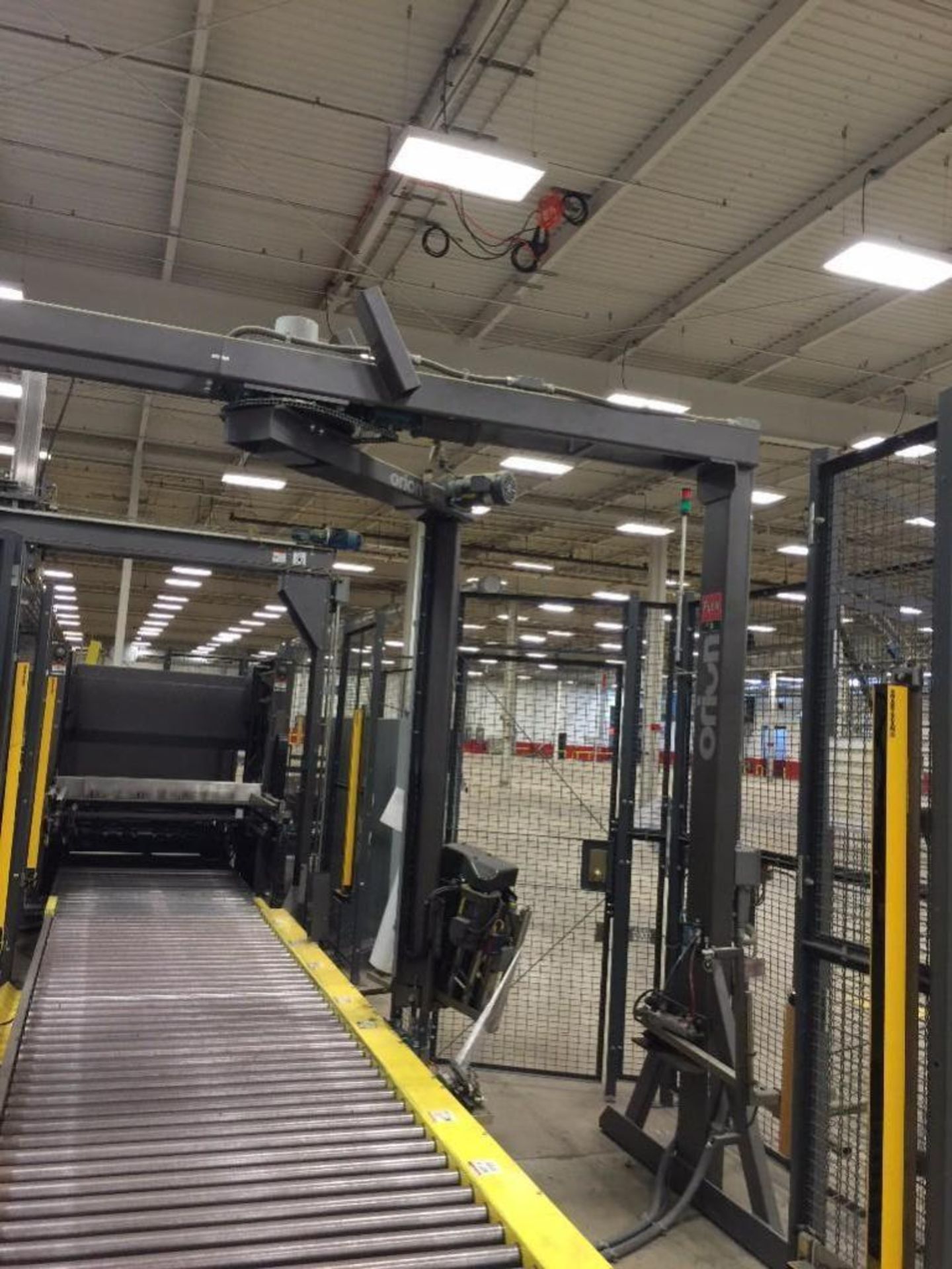 Orion Octopus Pallet Wrapper Flex Series RTA Safety Cage Light Curtain 15’ Full Pallet Conveyor. - Image 4 of 7