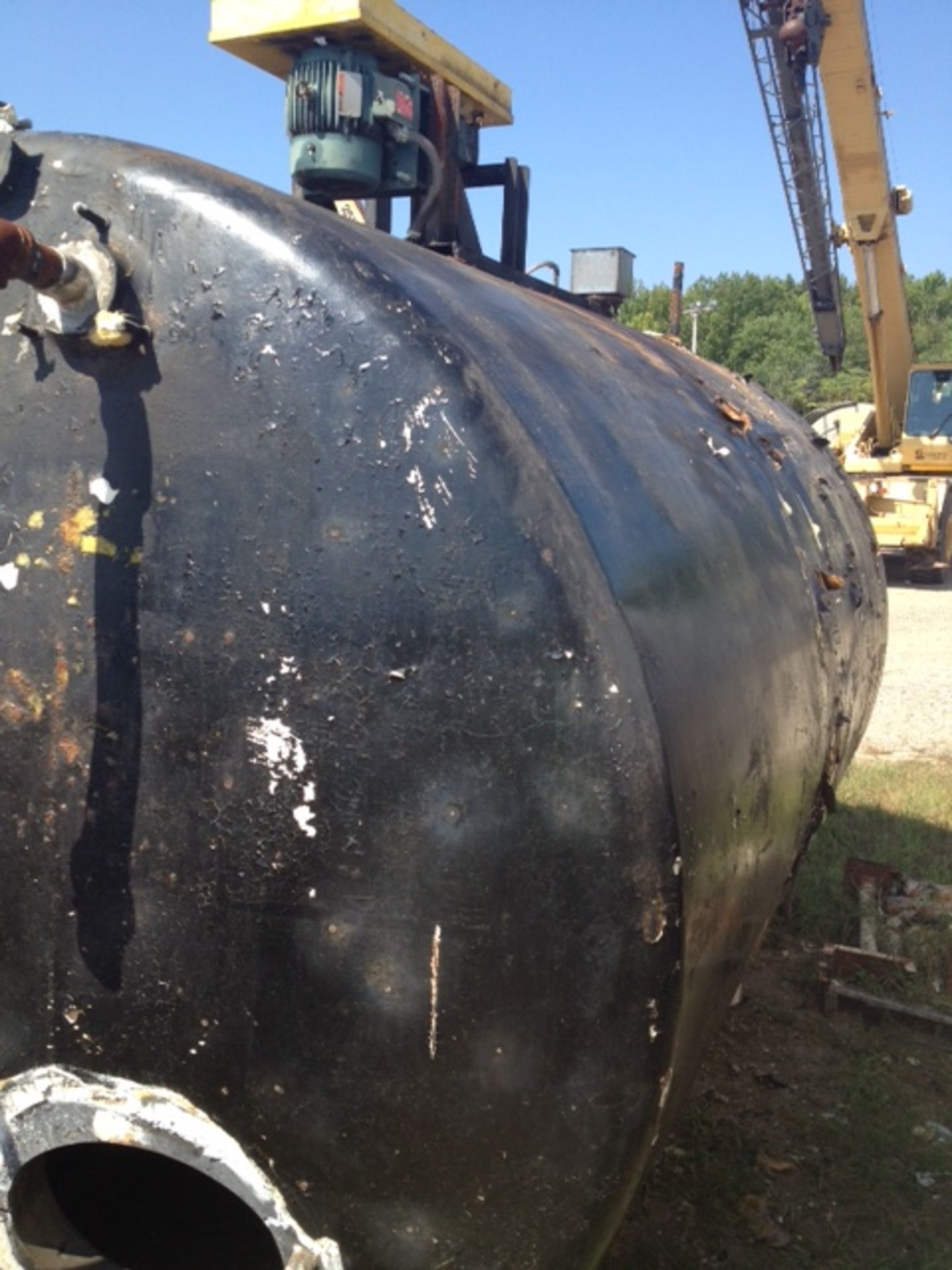 4500 gallon, horizontal stainless steel storage/mixing tank. Dished heads. Internal coils (see - Image 3 of 3
