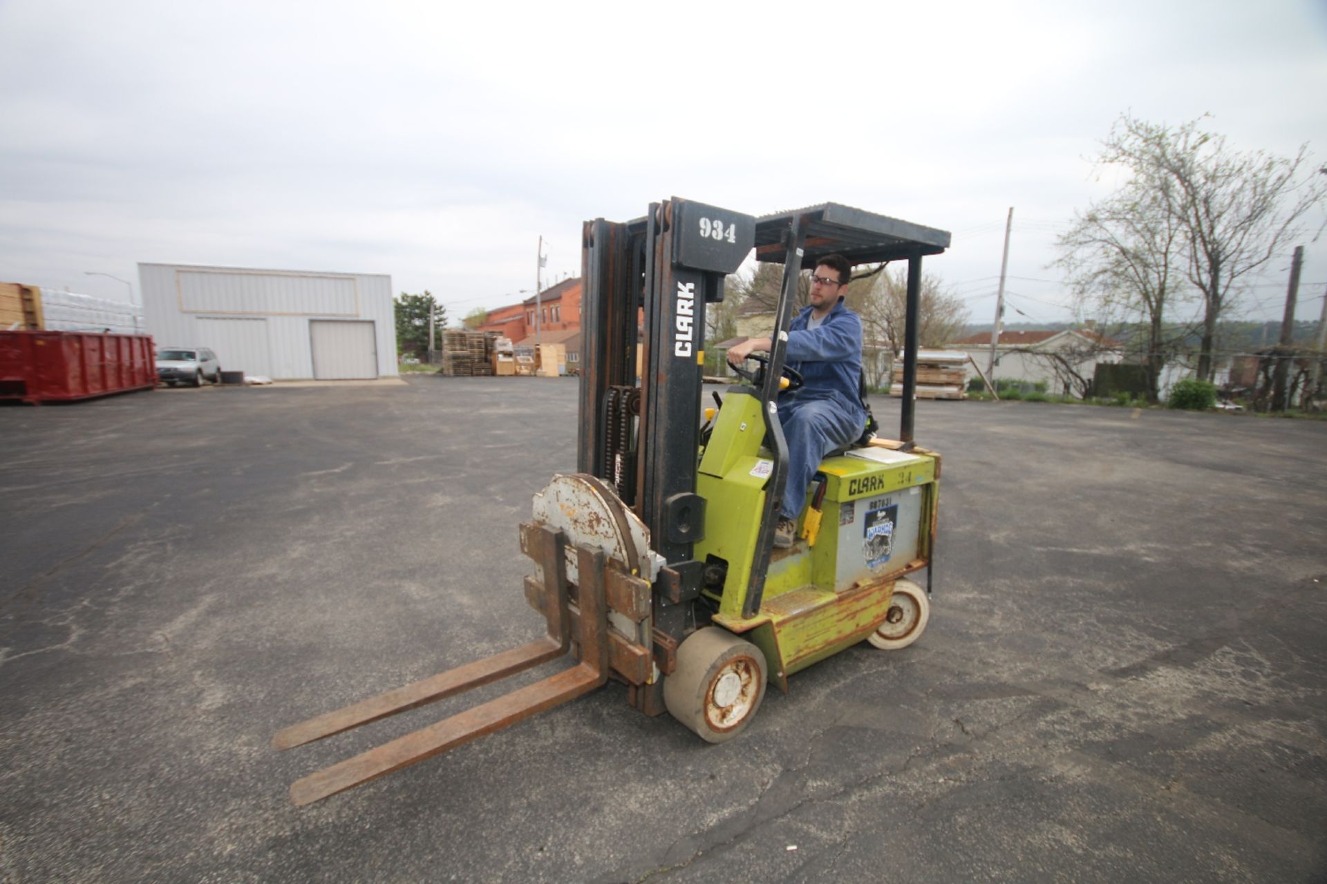 Clark Aprox. 3,500 Electric Forklift, M/N ECS25, S/N E3570474, 3-Stage Mast, 36 Volt Battery, 360 - Image 3 of 8