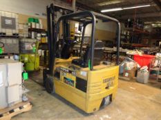Caterpillar Electric Forklift Truck (unit 54) side shift - Operational -- (LOCATED IN IOWA, FOB