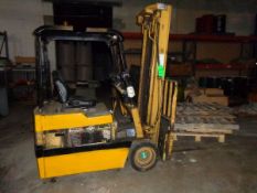 Caterpillar Electric Forklift Truck (unit 55) side shift - Operational -- (LOCATED IN IOWA, FOB