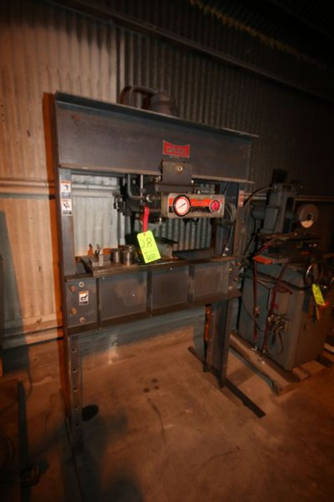 Dake Air Hydraulic Press, Model 6-475, S/N 191925 with Pump #2-63453, I-Beam and Support Die