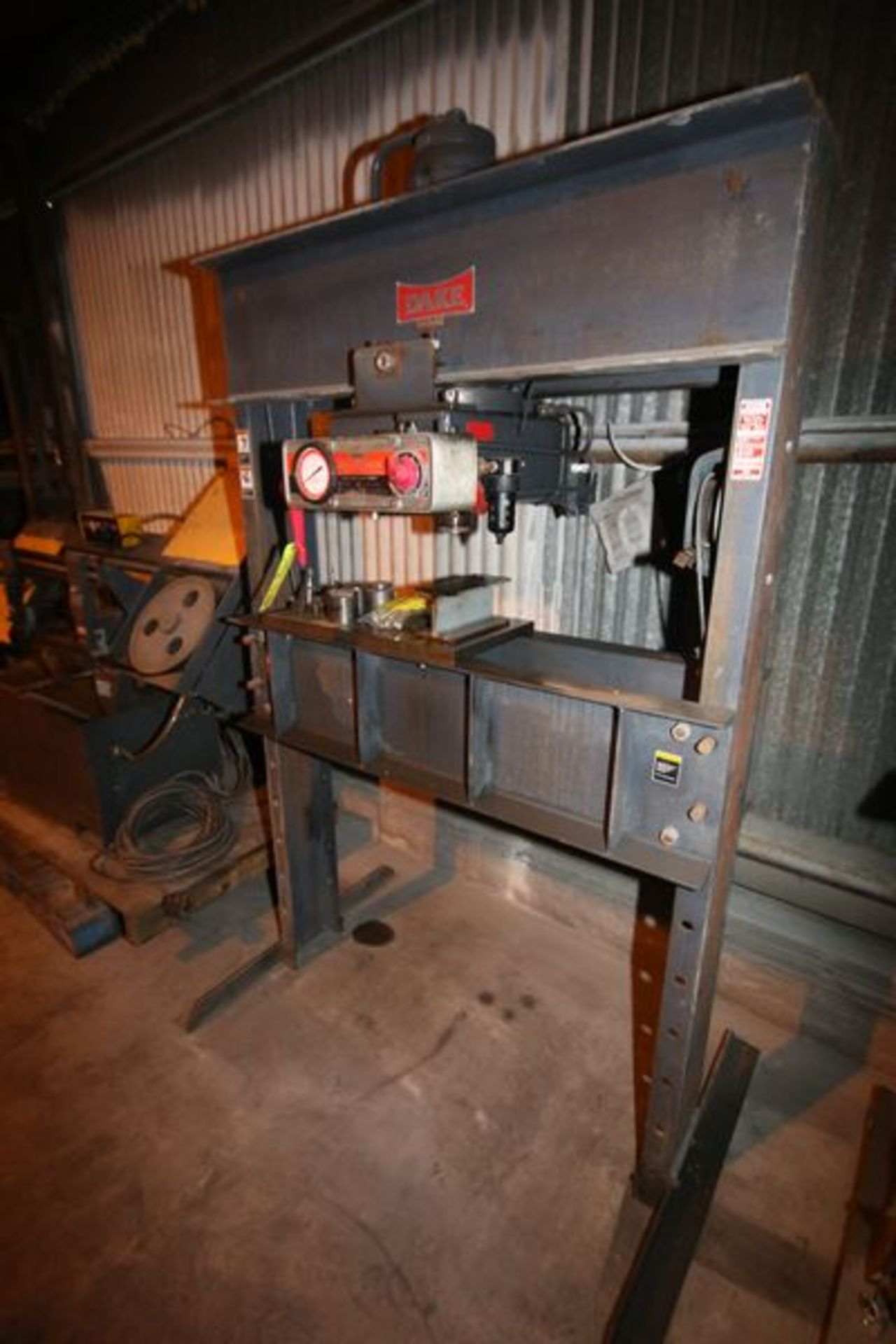 Dake Air Hydraulic Press, Model 6-475, S/N 191925 with Pump #2-63453, I-Beam and Support Die - Image 5 of 5