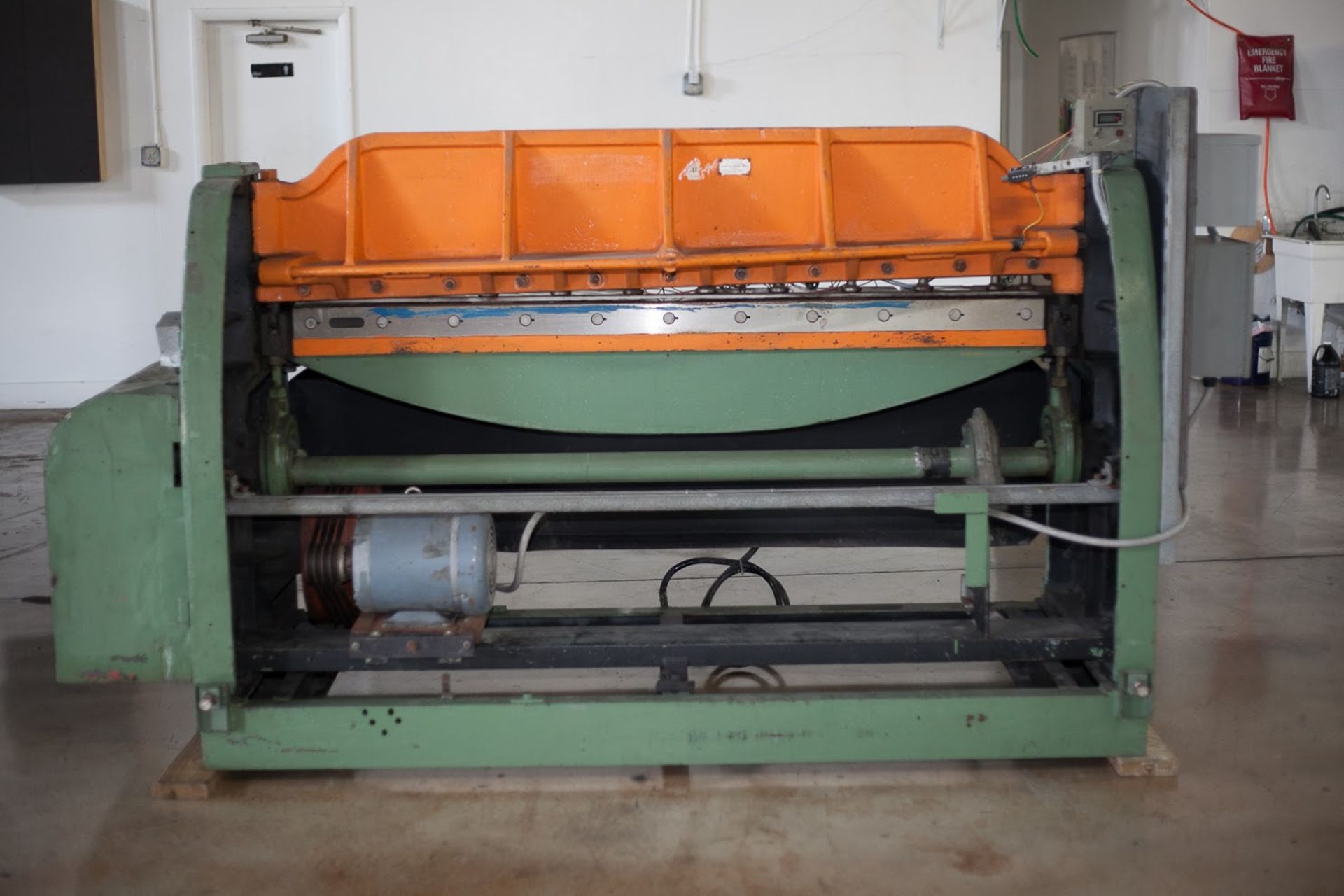 Peck Stow and Wilcos 14 GA Capacity Shear, Model 14-U6C, S/N 611054, Extra New Shear Knife - Image 3 of 8