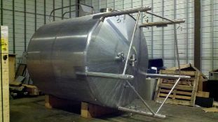 Reactor Tank with Agitation, Dome-Top / Sloped-Bottom, Center Outlet, Operator Ladder, Side Man-