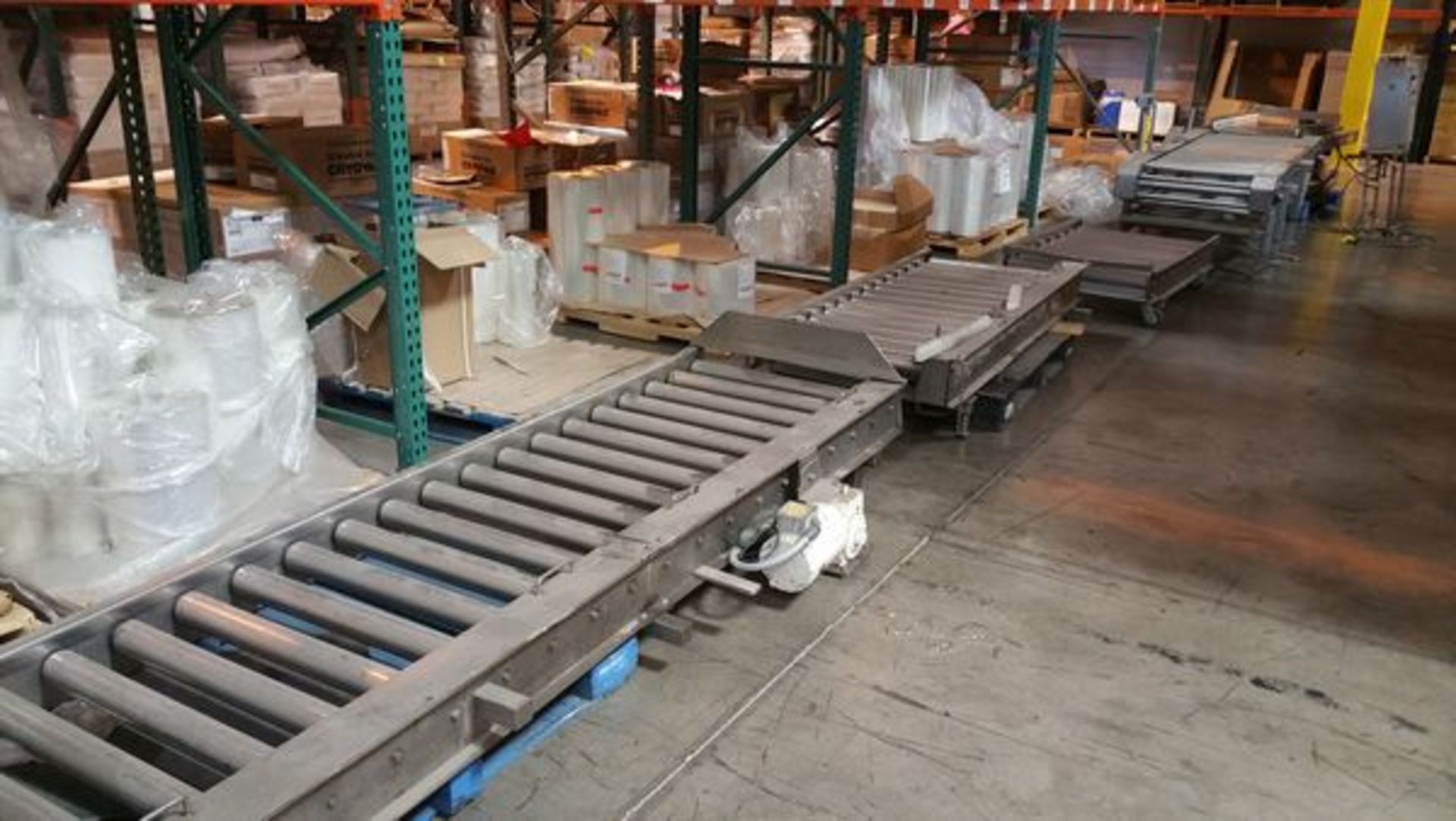 28' total motorized 640 Block Conveyor including 3 sections of conveyor and a lift station ( - Image 3 of 8