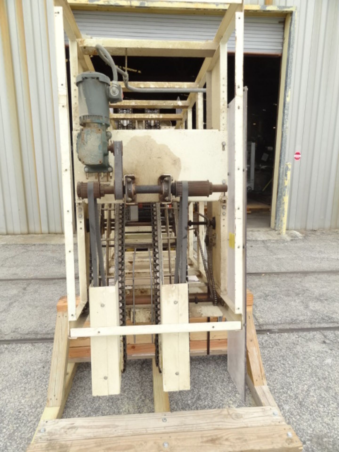 ROE Case Lowerator/Elevator, Model Lowerator, S/N 5657-MGLS, Case Lowerator with Gripper Belts, - Image 4 of 5