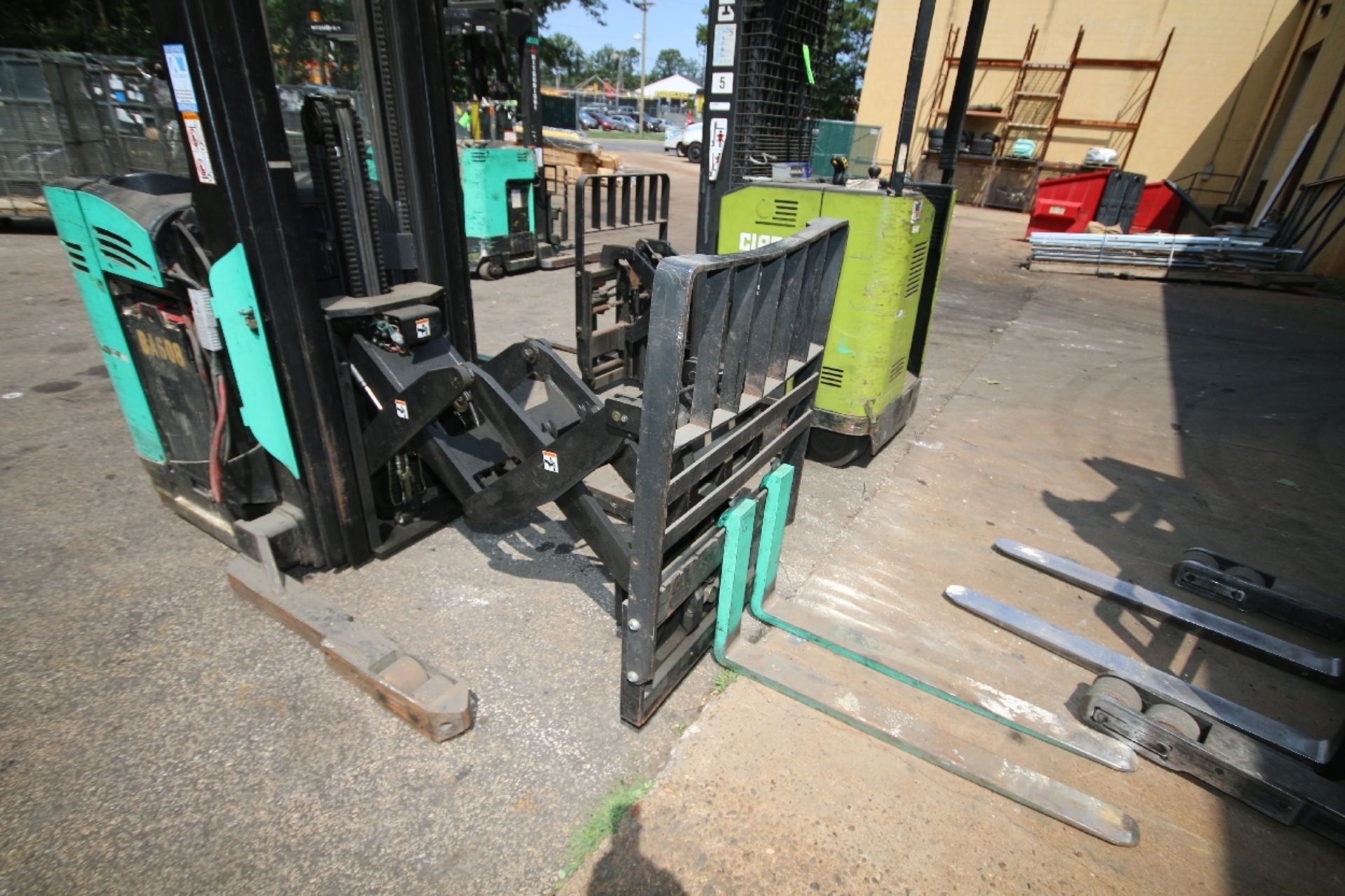 Mitsubishi Stand-Up Narrow Aisle Reach Forklift, M/N EDR15N, S/N 2DR3410713, 3,000 lb. Lifting - Image 5 of 6
