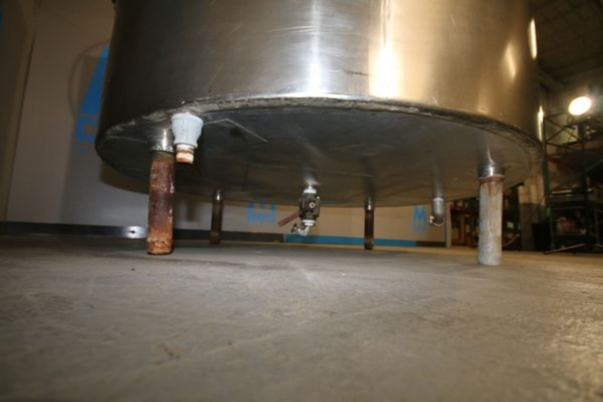 Approx. 600 Gallon Dome-Top Sloped-Bottom Processor with Bottom Sweep Prop Agitation, Approx. Tank - Image 5 of 5