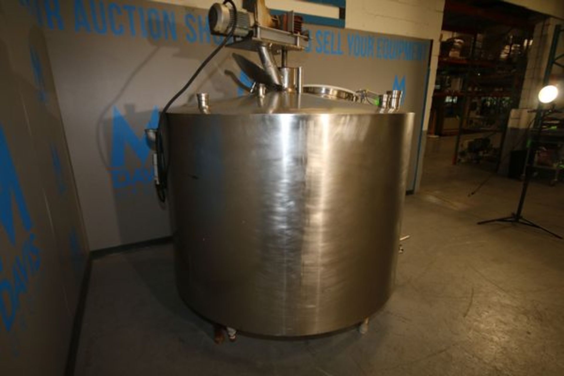 Approx. 600 Gallon Dome-Top Sloped-Bottom Processor with Bottom Sweep Prop Agitation, Approx. Tank - Image 4 of 5