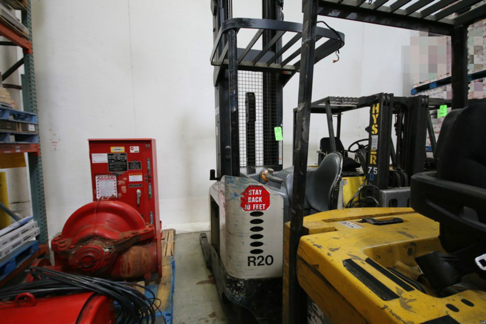 CROWN Stand Up Forklift, Model RD5220, S/N 1A321730, Long Reach Fork Extenders, Side Shift - Image 2 of 5