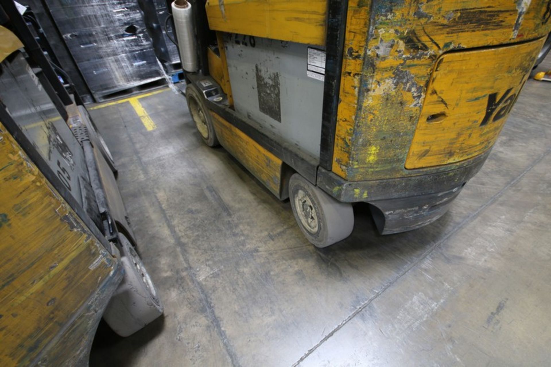 YALE, 3 Stage Mast Forklift, Model ERC060, S/N E108V08486V, 4,750lbs Capacity, 187.8 inch Load - Image 9 of 11