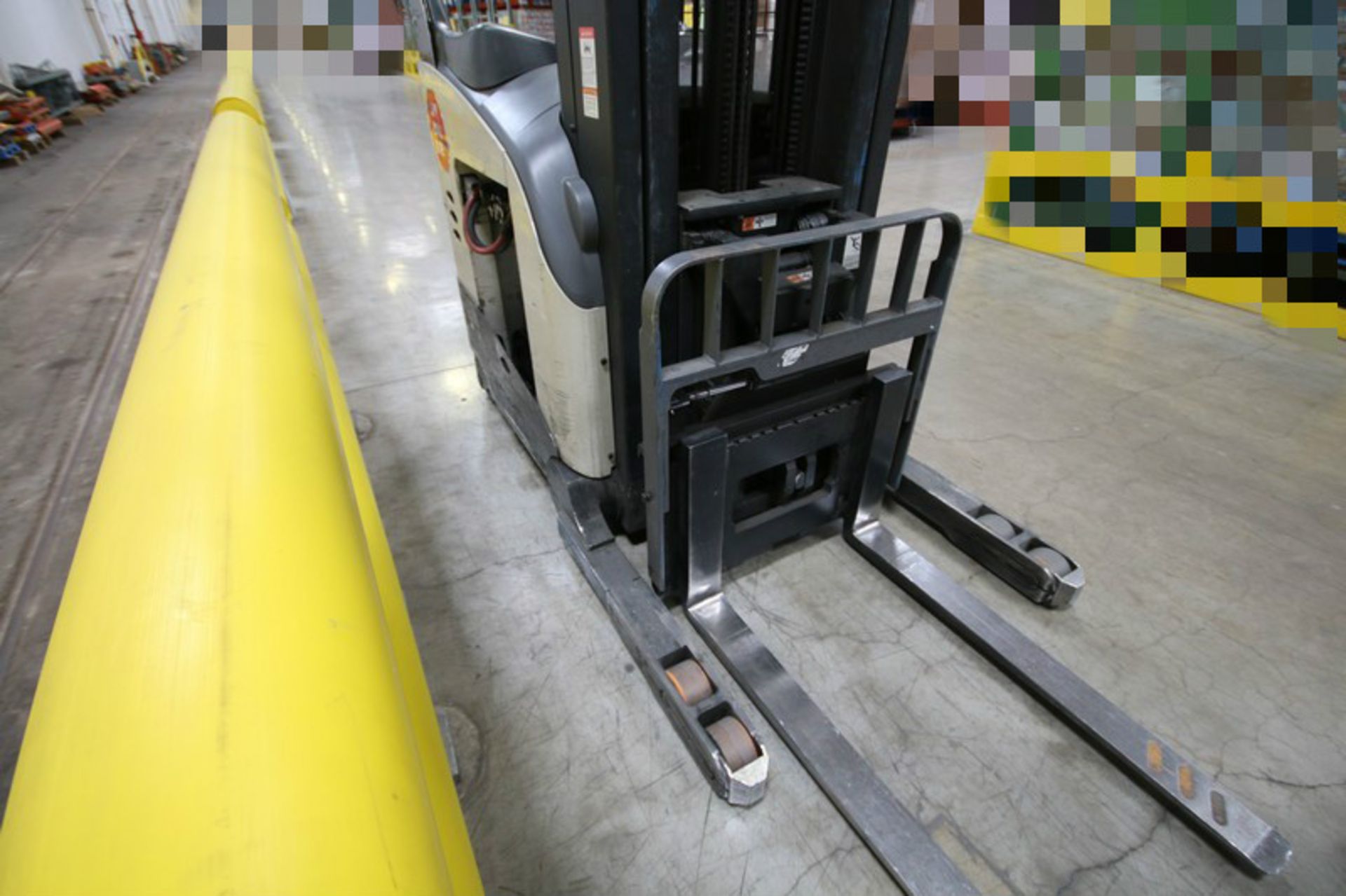 CROWN Stand Up Forklift, Model RD5220, S/N 1A321881, Long Reach Fork Extenders, Side Shift - Image 4 of 7