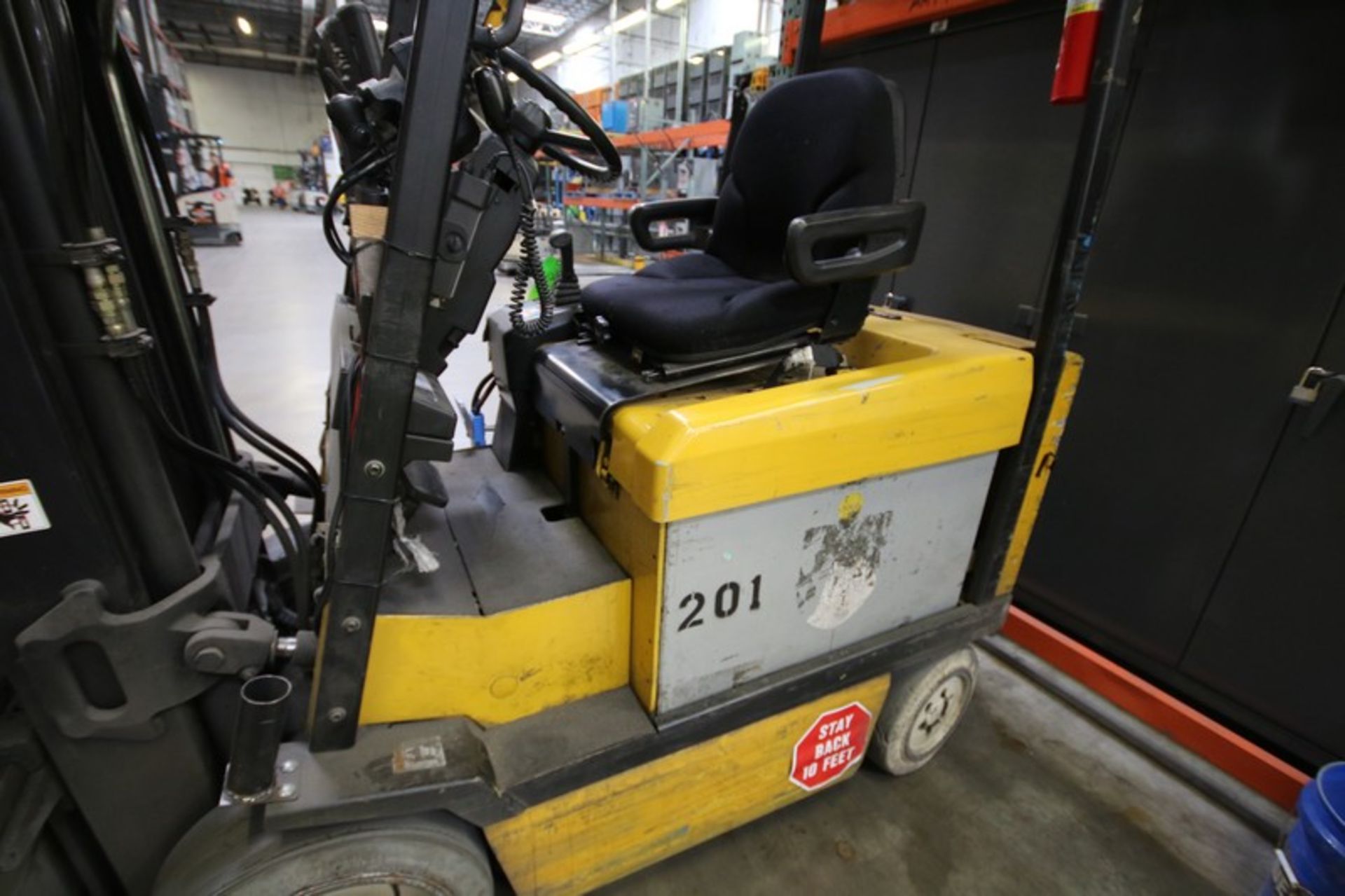 YALE, 3 Stage Mast Forklift, Model ERC060, S/N E108V08497V, 4,900lbs Capacity, 187.8 inch Load - Image 8 of 16