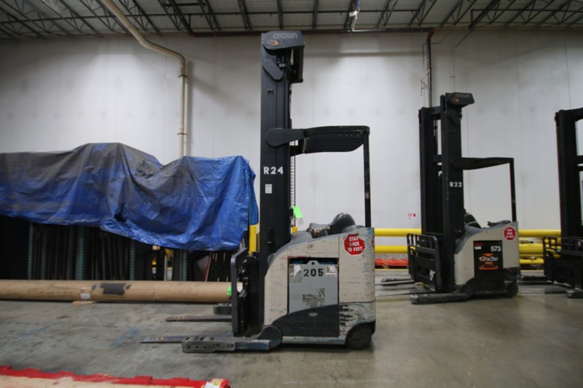 CROWN Stand Up Forklift, Model RD5220, S/N 1A321882, Long Reach Fork Extenders, Side Shift - Image 2 of 5