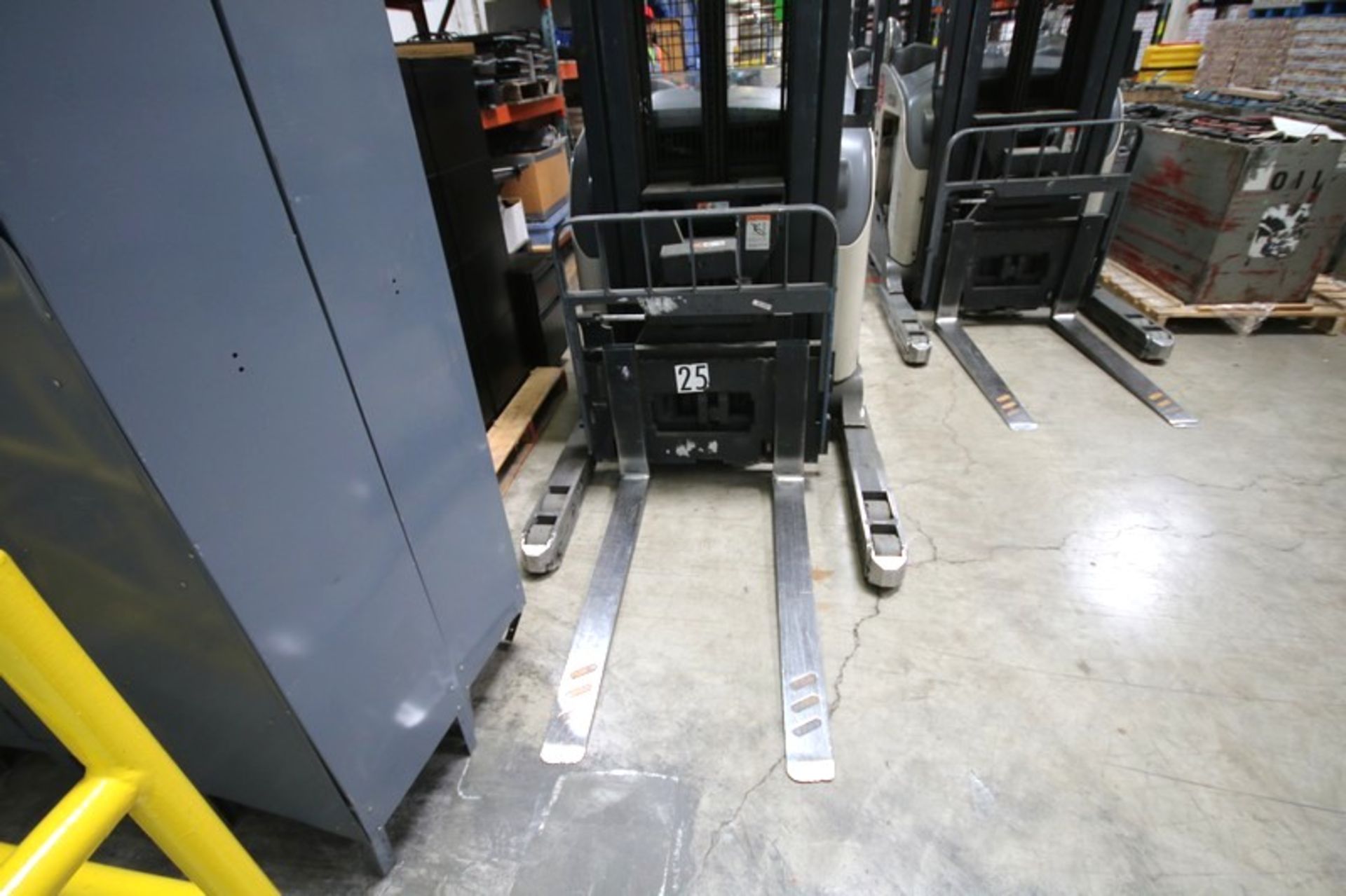 CROWN Stand Up Forklift, Model RD5220, S/N 1A321880, Long Reach Fork Extenders, Side Shift - Image 3 of 6