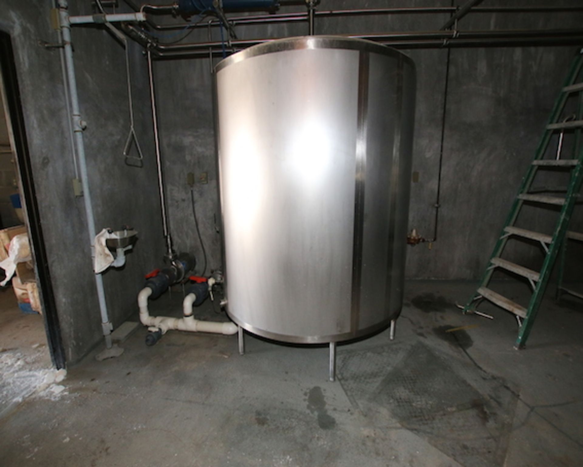 S/S Approx. 1,000 Gallon Holding Tank, Pitched Bottom, (3)  1-1/2" Tri Clamp Inlets, Outlets: - Image 3 of 8