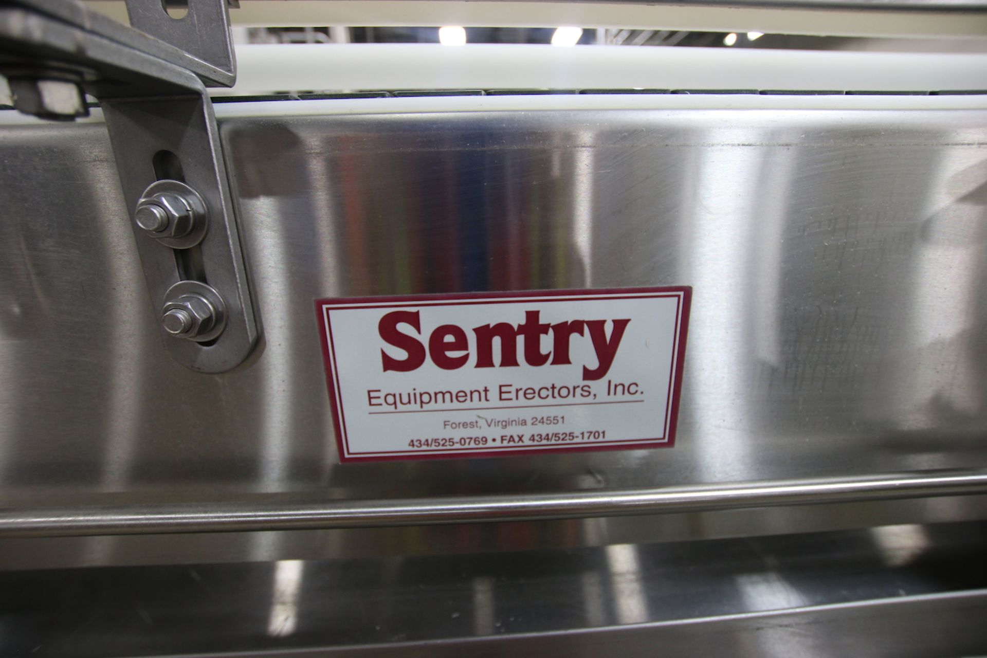 Sentry Stainless Steel Bottle Conveyer, Approx 3-1/2" W, approx 42' L, (2) SEW Drive Motors, (Out- - Bild 4 aus 4