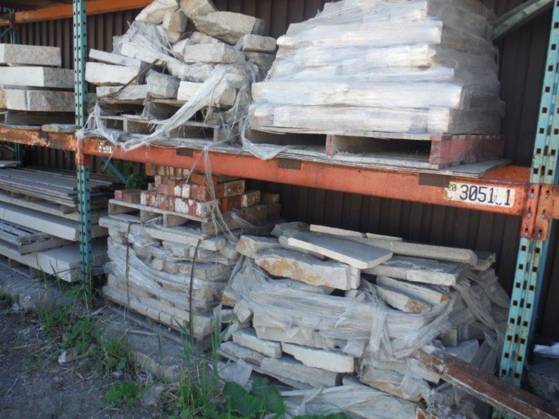 PALLETS OF ASSORTED NATURAL STONE (EXTERIOR) - Image 3 of 8