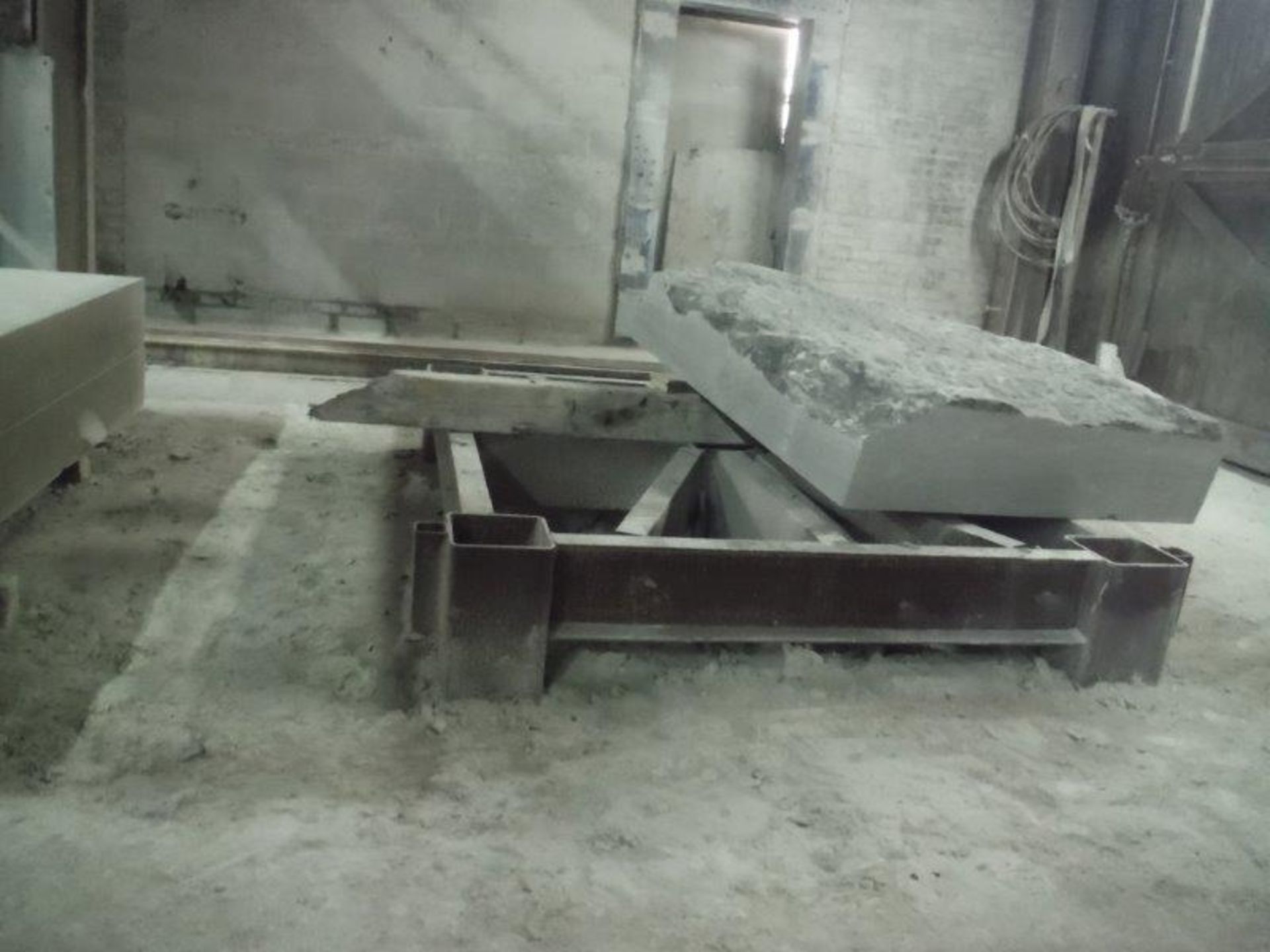 STANDISH STEEL 2-AXIS NARROW BELT SAW, - Image 11 of 13