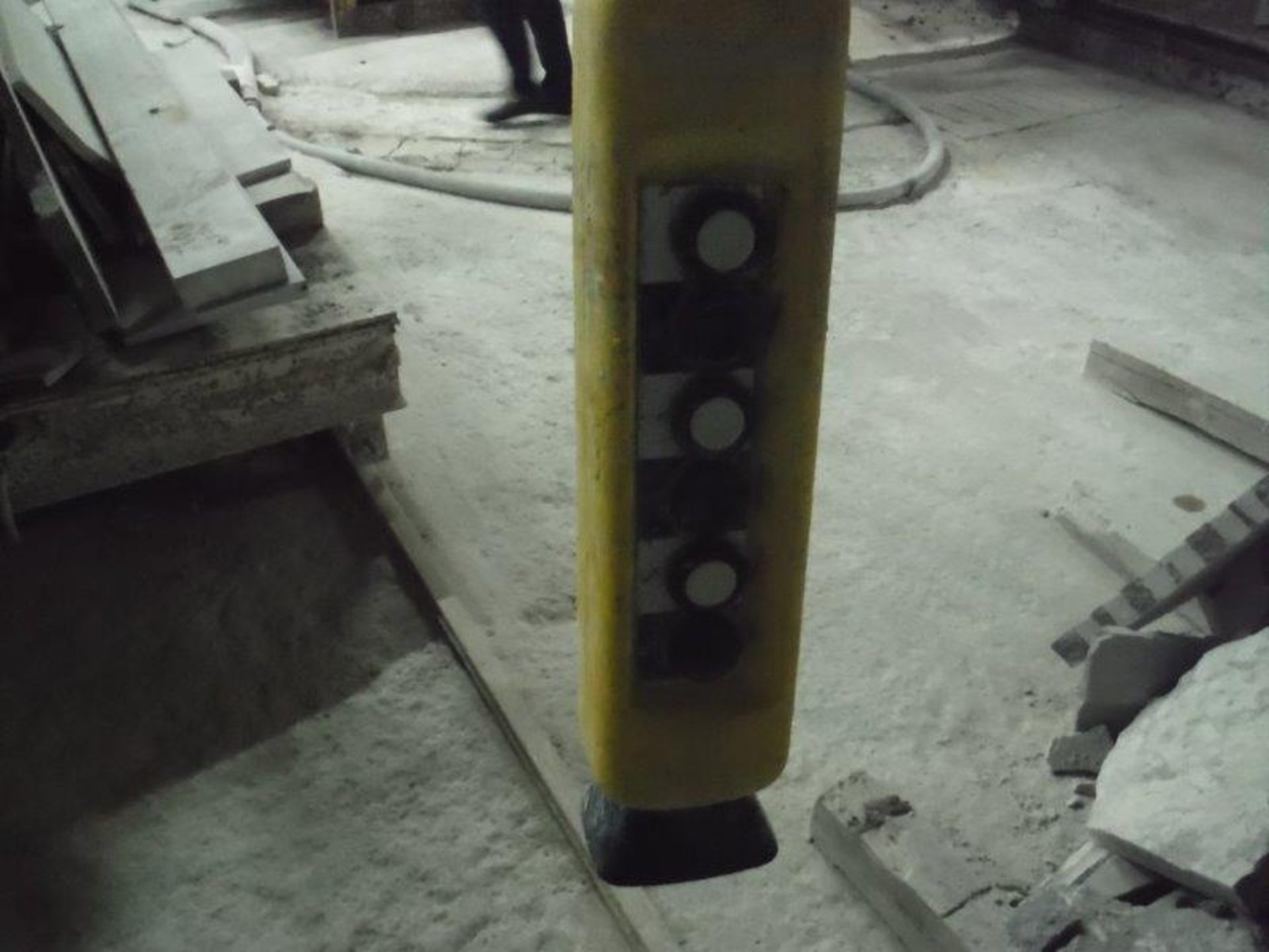 TRAVELLING OVERHEAD CRANE - CAP: 5-TON, APPROX: 18.5' BRIDGE SPAN & 116' LENGHT OF BUSBAR RAIL - Image 4 of 4