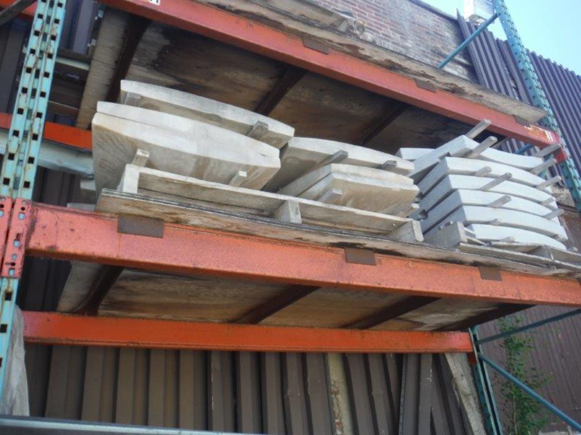 PALLETS OF ASSORTED NATURAL STONE (EXTERIOR) - Image 2 of 8