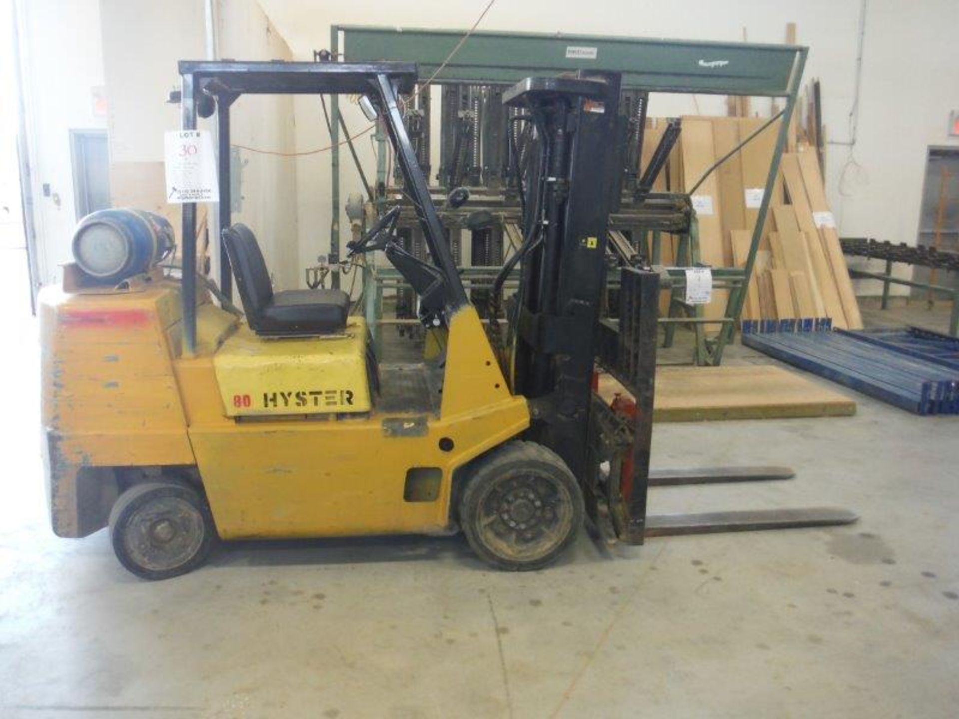 "HYSTER" PROPANE LIFT TRUCK, MODEL S-80 X L, cap: 8,000 lbs, 3-sections, side-shift, solid tires