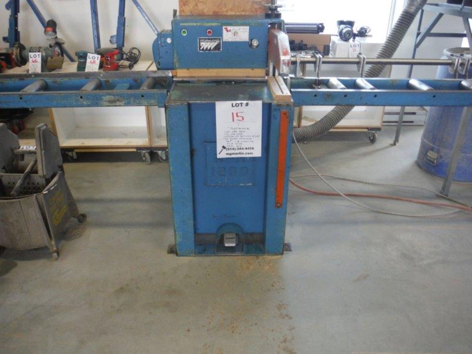 "NORMAND" CUT OFF SAW, MODEL NA 1200, 600 volts, c/w: roller conveyor, 8-measuring flip stops