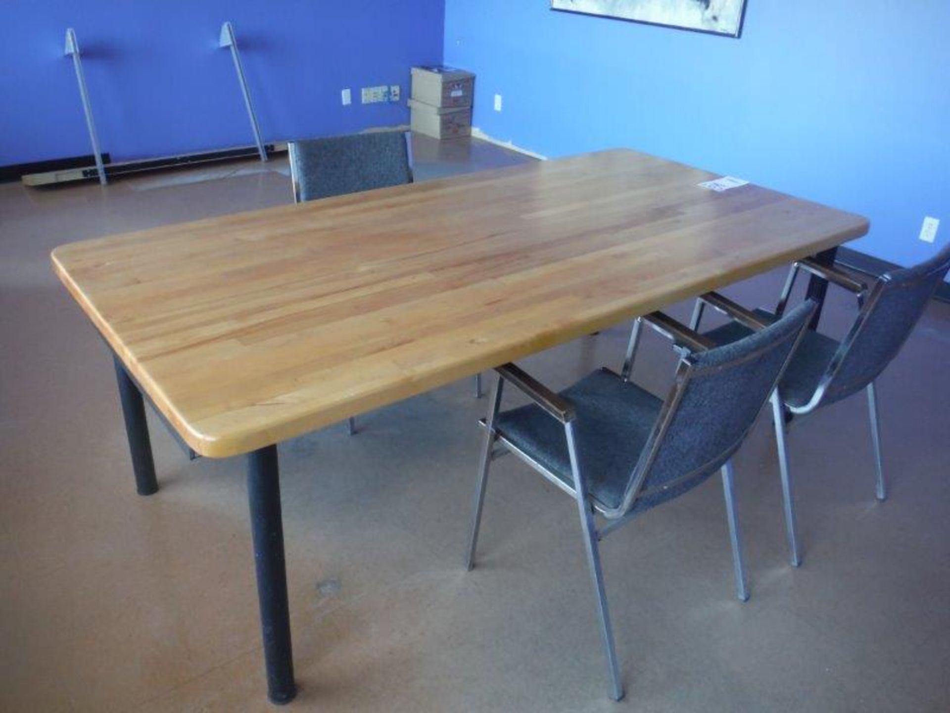 BUTCHER BLOCK TOP CONFERENCE TABLE 41"X83" /w 3 STACKABLE ARM CHAIRS - Image 2 of 2